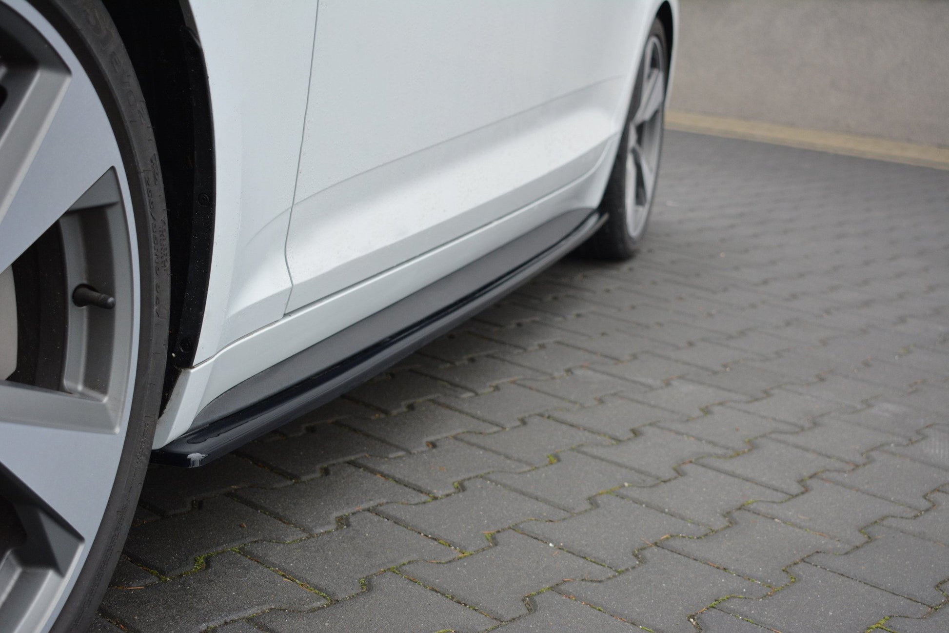 Seitenschweller Ansatz für Audi S5 / A5 S-Line F5 Sportback  schwarz Hochglanz