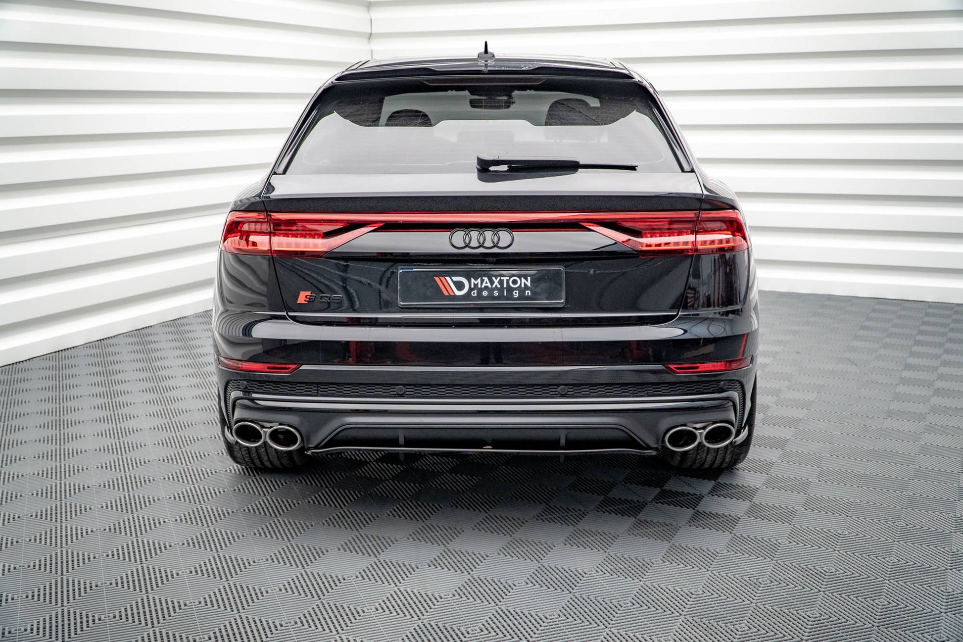 Mittlerer Diffusor Heck Ansatz DTM Look für Audi SQ8 Mk1 schwarz Hochglanz