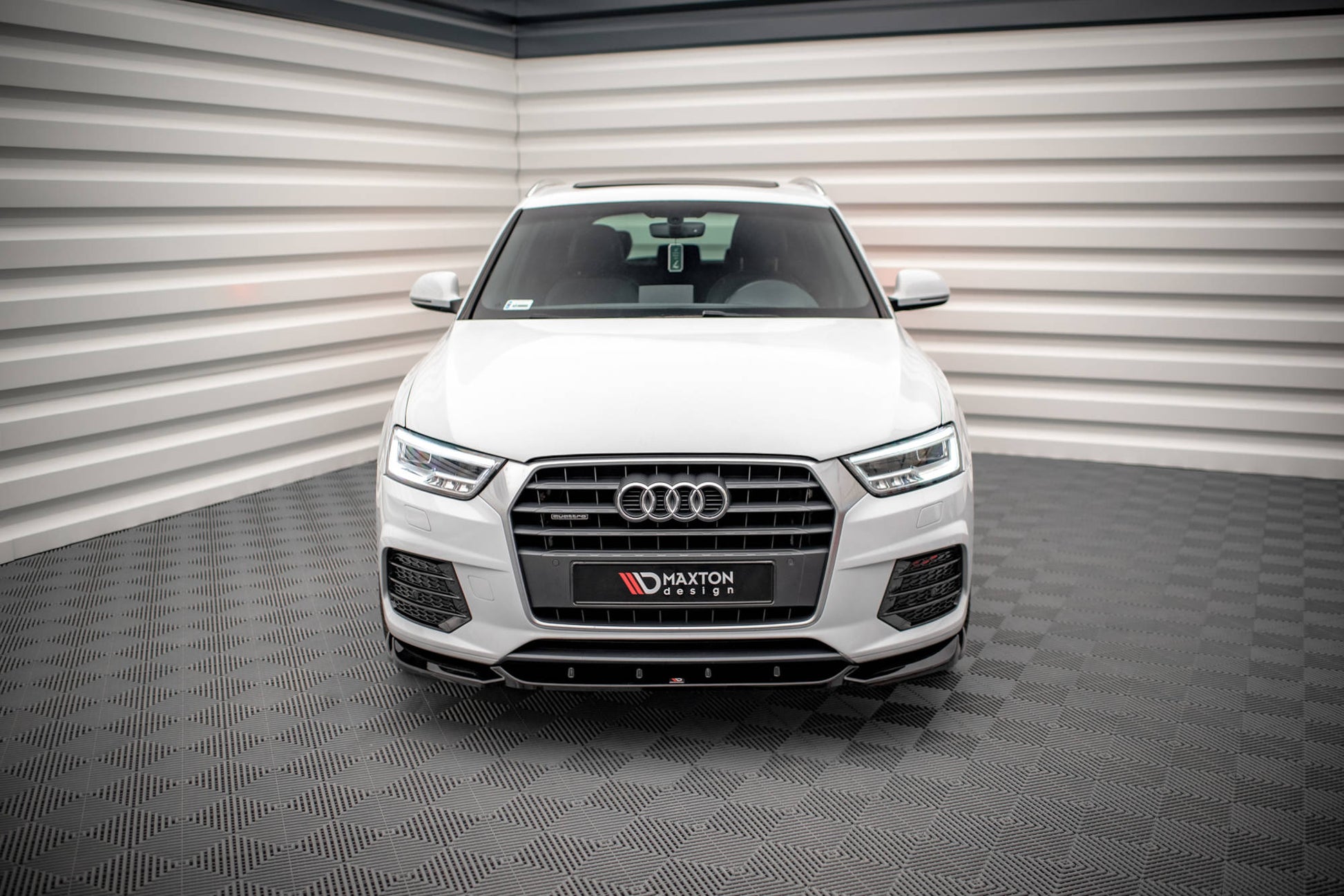 Front Ansatz V.1 für Audi Q3 8U Facelift schwarz Hochglanz