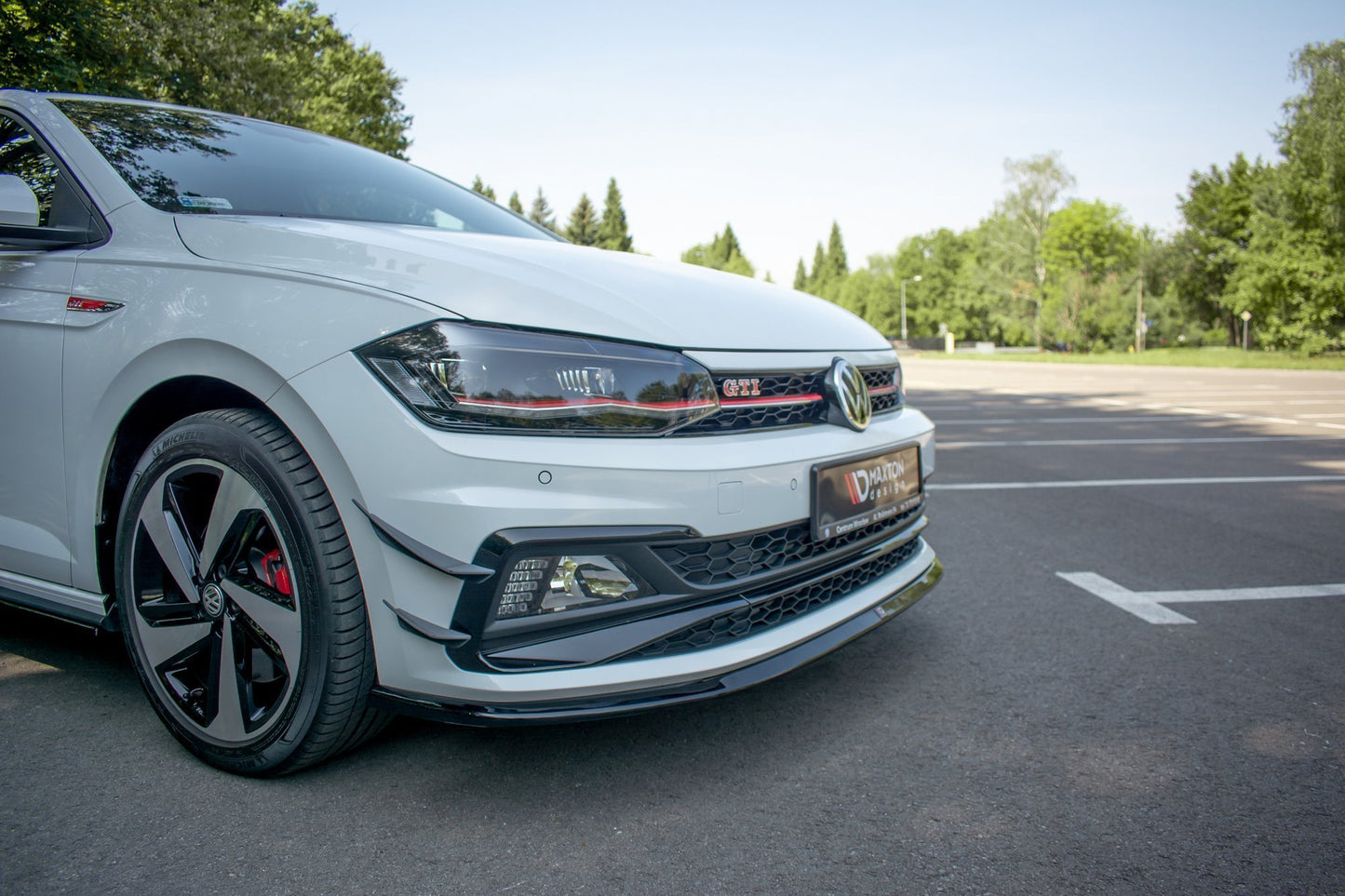 Front Ansatz V.3 für VW Polo GTI Mk6 schwarz Hochglanz