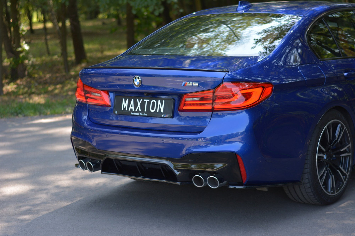 Mittlerer Diffusor Heck Ansatz für BMW M5 F90 schwarz Hochglanz