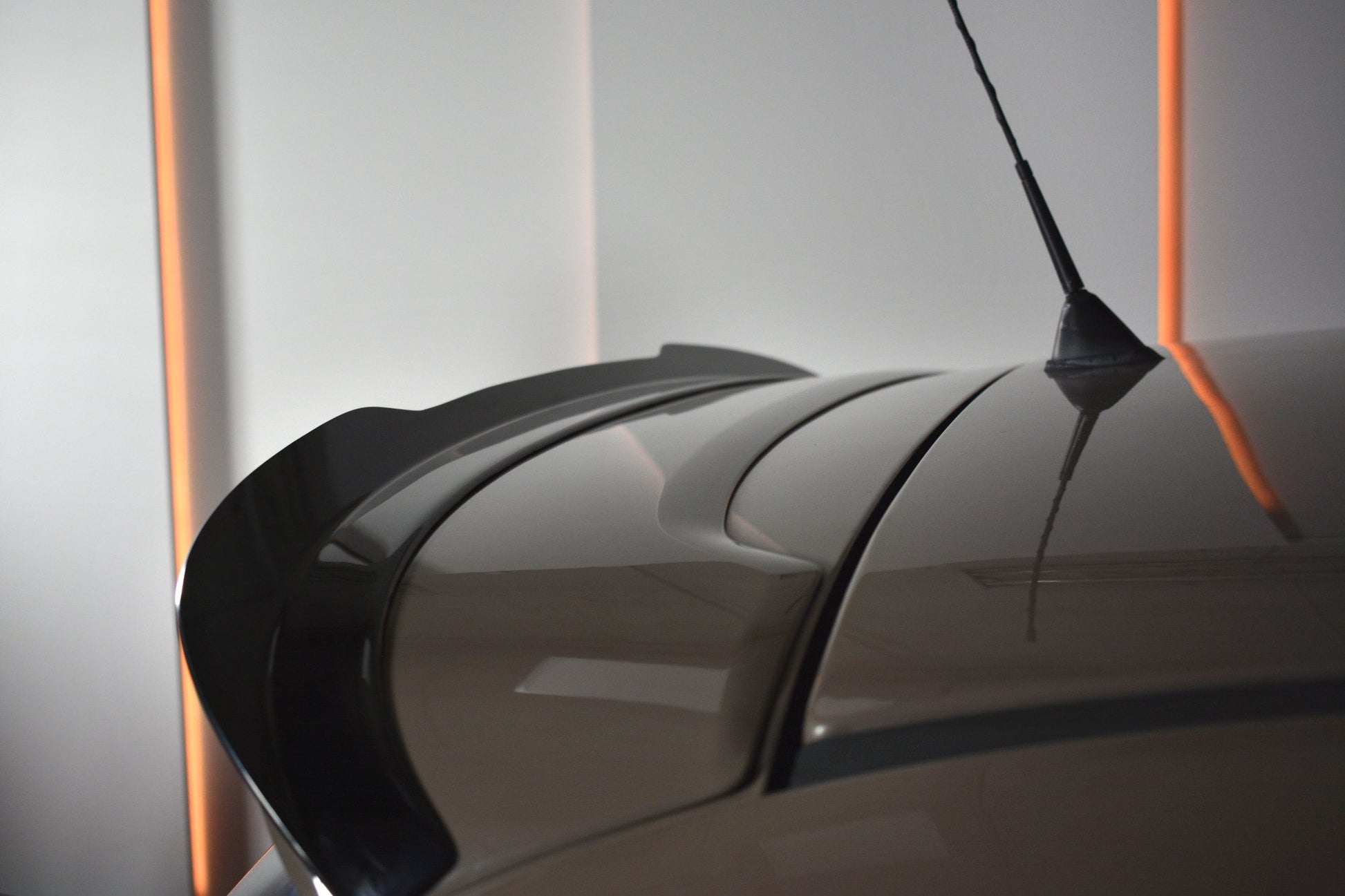 Spoiler CAP für FIAT 500 HATCHBACK SPORT vor Facelift Carbon Look
