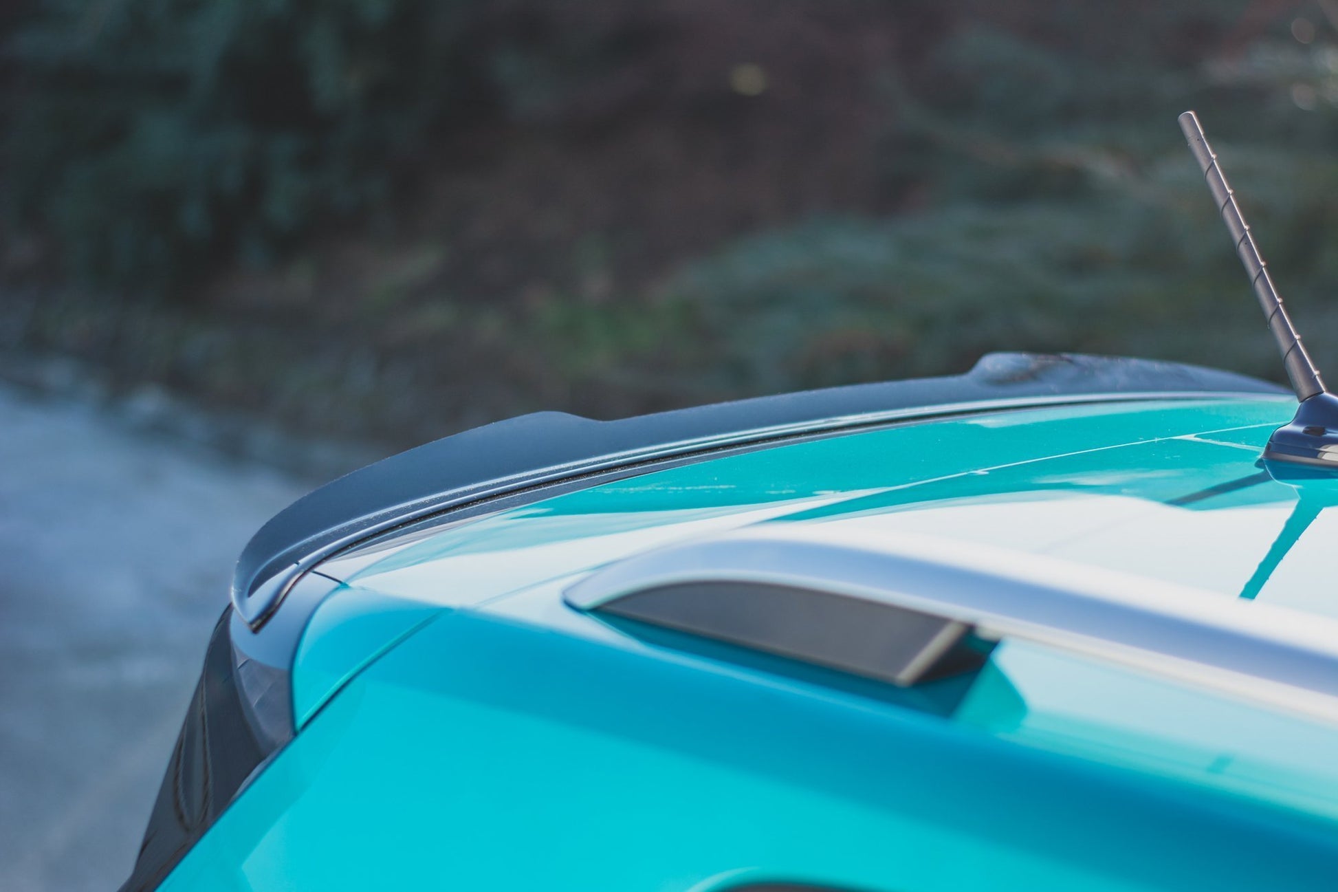 Spoiler CAP für Volkswagen T-Cross schwarz matt