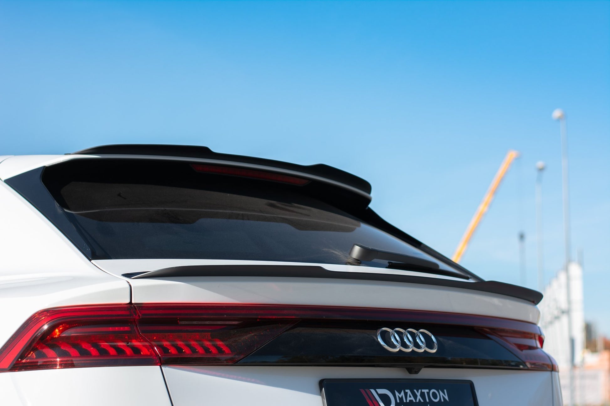 Spoiler CAP V.2 für Audi Q8 S-line Carbon Look