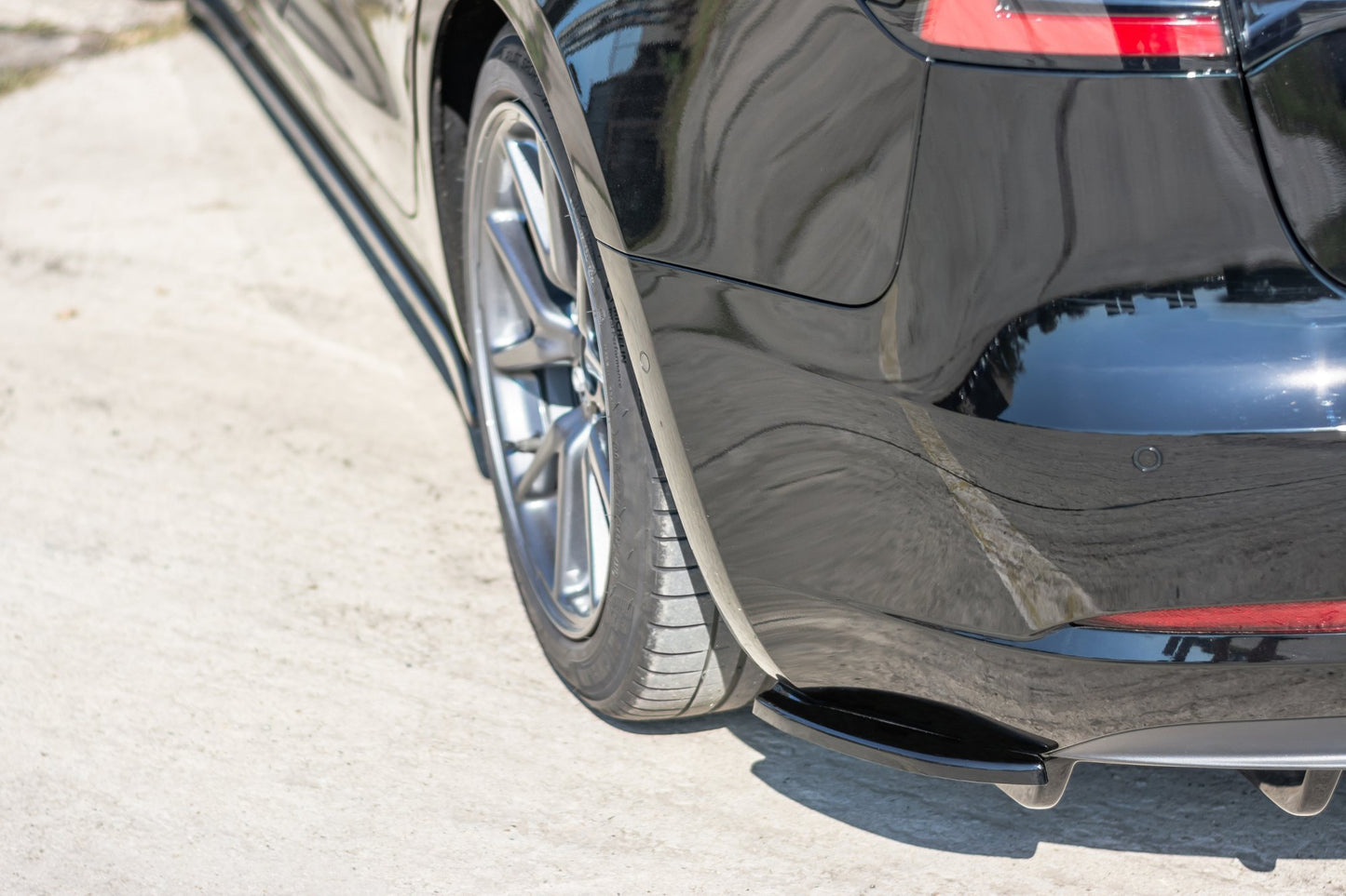 Heck Ansatz Flaps Diffusor für Tesla Model 3 schwarz matt