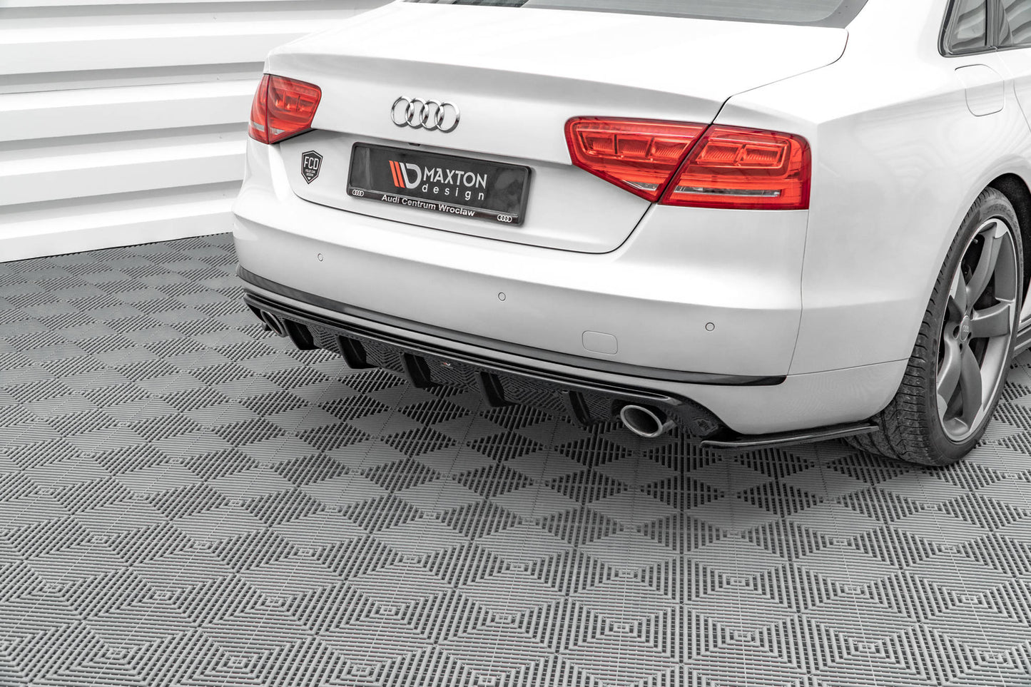Diffusor Heck Ansatz für Audi A8 D4 schwarz matt