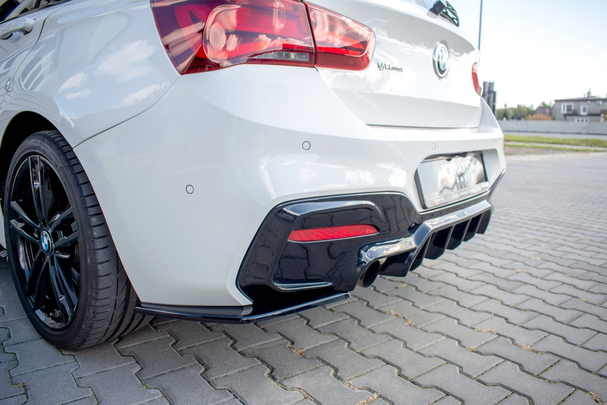 Heck Ansatz Flaps Diffusor für BMW 1er F20 Facelift M-power schwarz matt