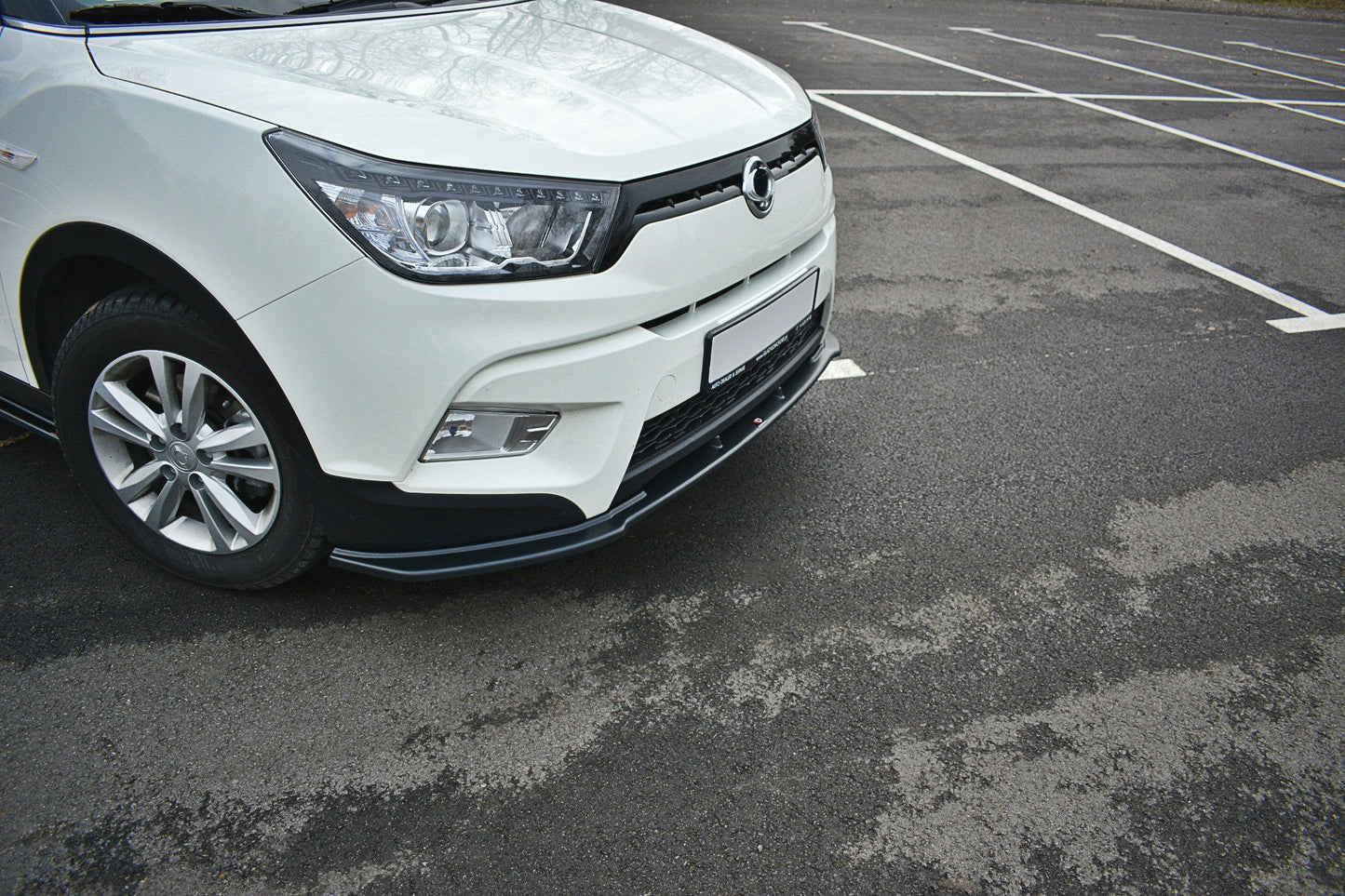 Front Ansatz V.1 für SSANGYONG TIVOLI Carbon Look