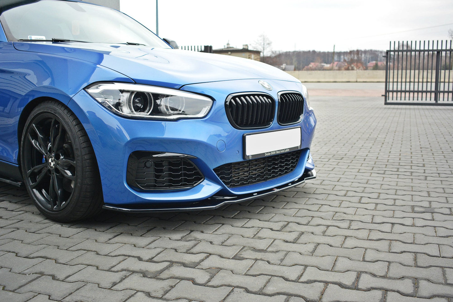 Front Ansatz V.1 für BMW 1er F20/F21 M-Power FACELIFT schwarz Hochglanz