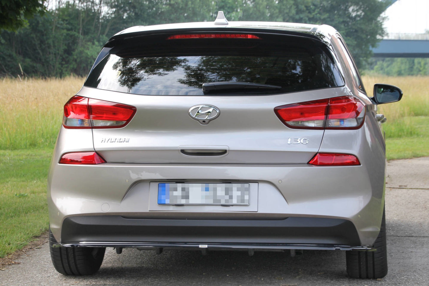 Mittlerer Diffusor Heck Ansatz für im DTM LOOK HYUNDAI I30 MK3 HATCHBACK Carbon Look