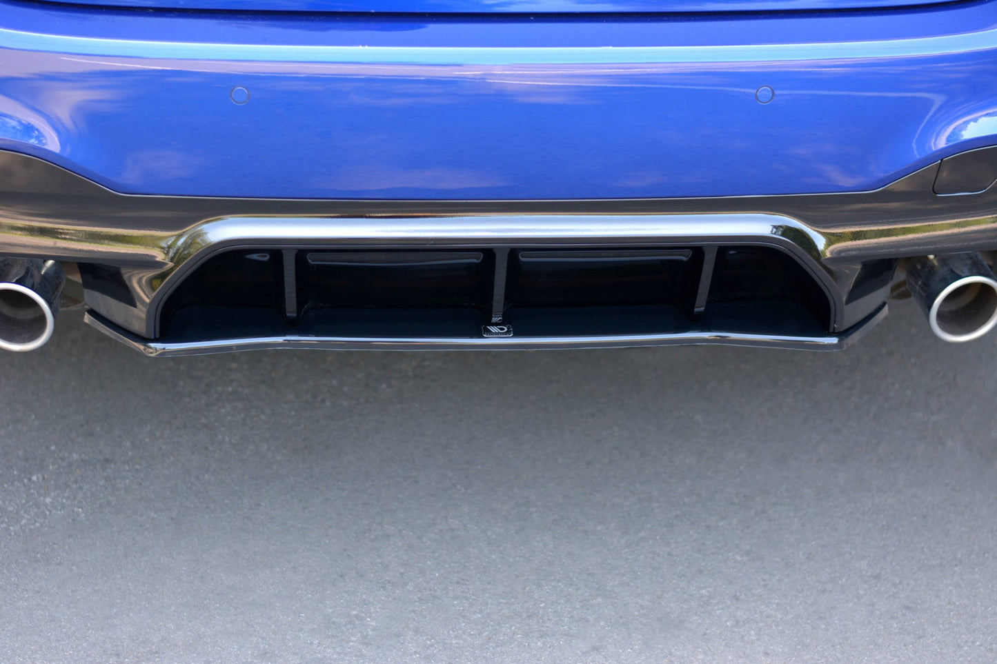 Mittlerer Diffusor Heck Ansatz für BMW M5 F90 Carbon Look