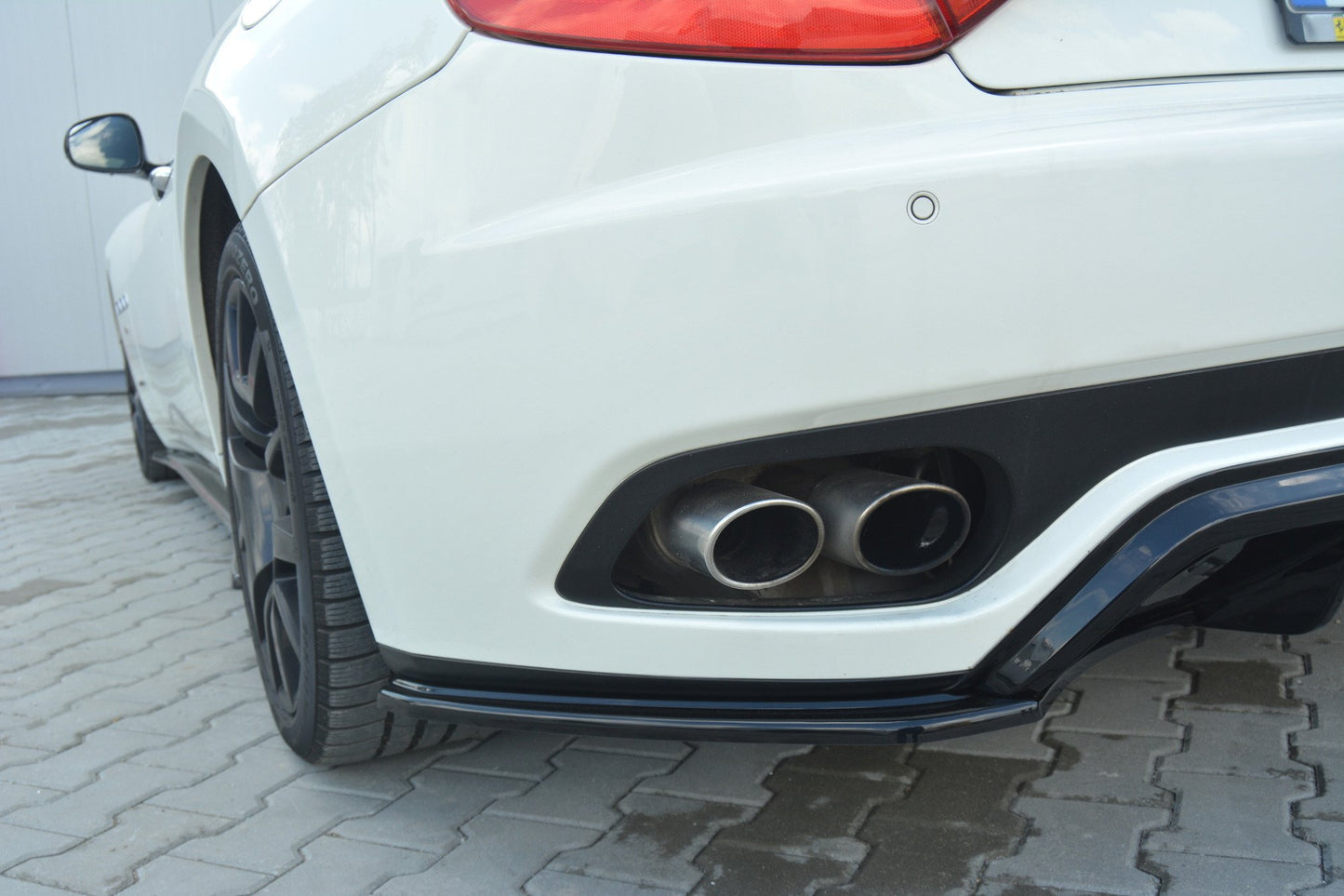 Heck Ansatz Flaps Diffusor V.2 für MASERATI GRANTURISMO 2007-2011 Carbon Look