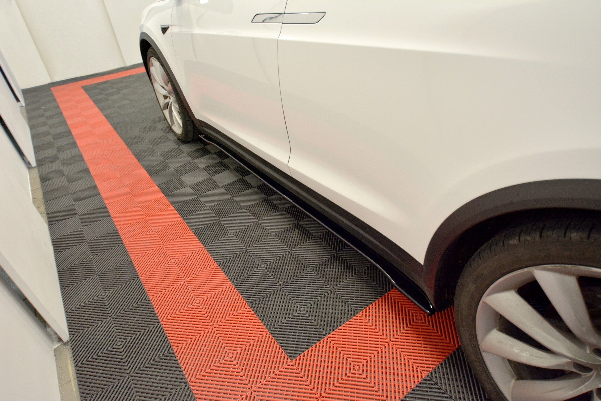 Seitenschweller Ansatz für V.2 für TESLA MODEL X Carbon Look