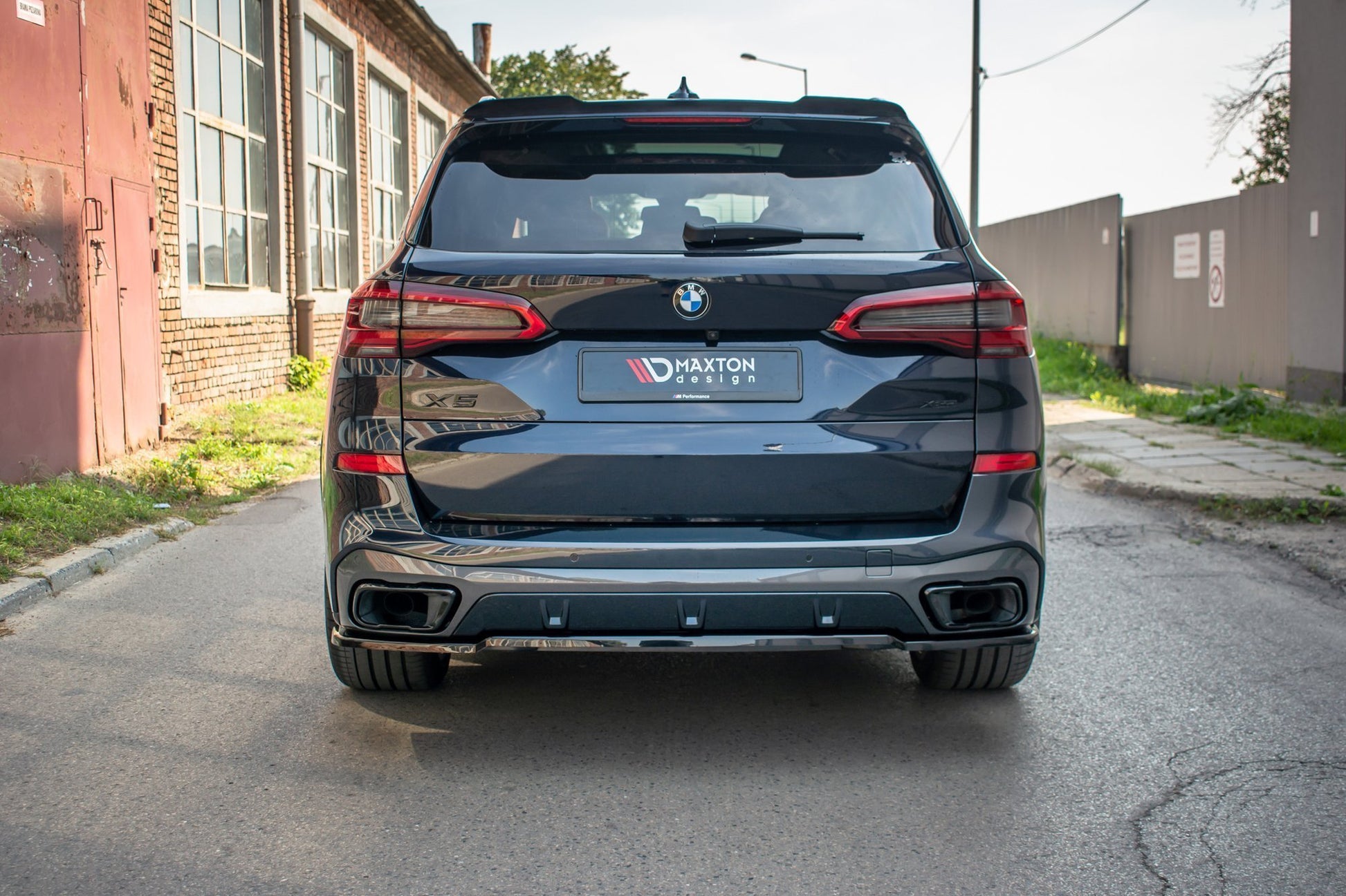 Mittlerer Diffusor Heck Ansatz für BMW X5 G05 M Paket Carbon Look