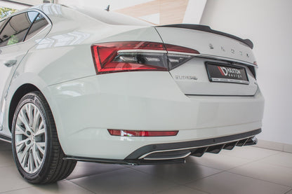 Heck Ansatz Flaps Diffusor für Skoda Superb Mk3 FL Hatchback / Kombi schwarz Hochglanz