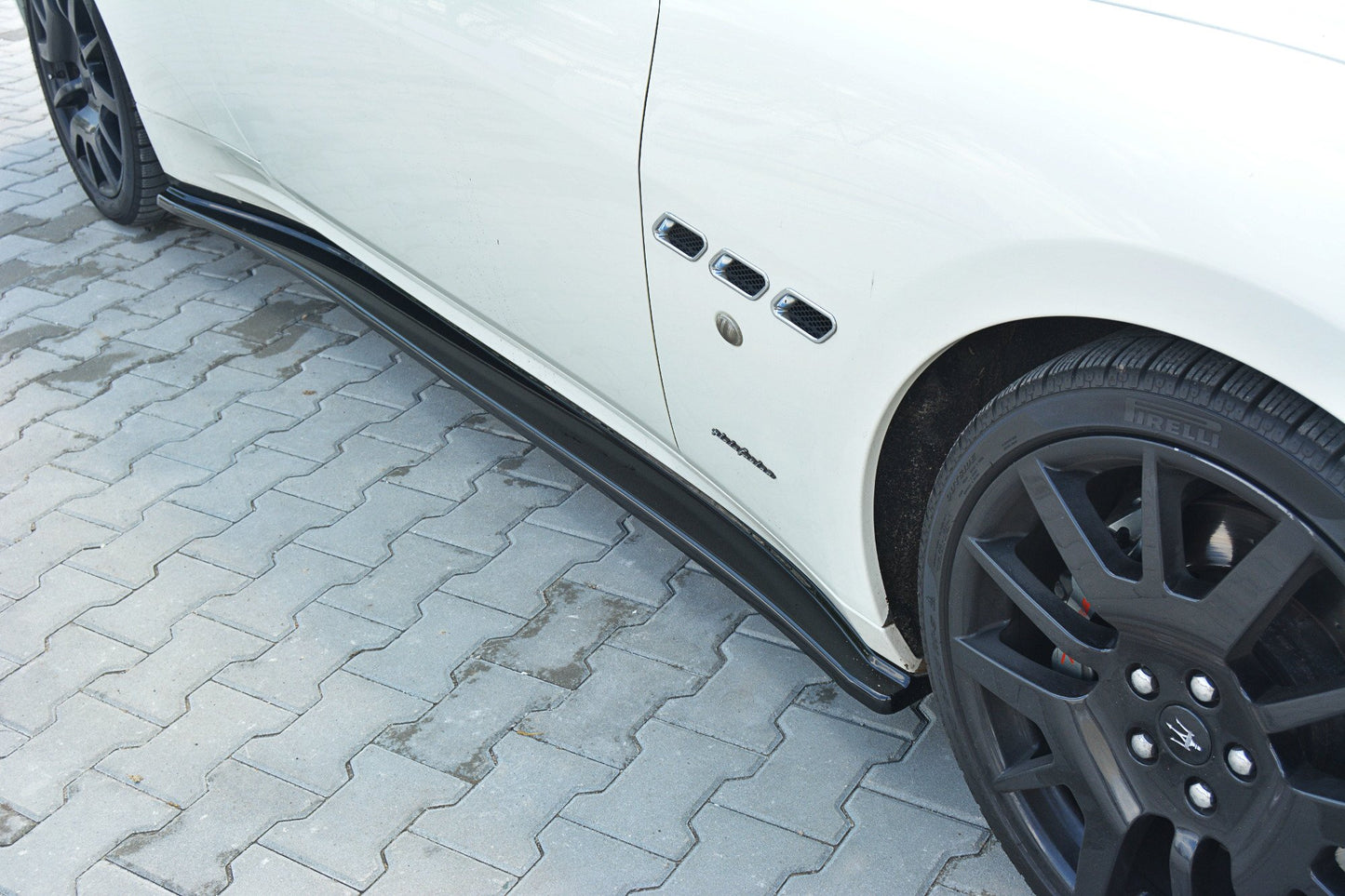 Seitenschweller Ansatz für MASERATI GRANTURISMO 2007-2011 schwarz Hochglanz