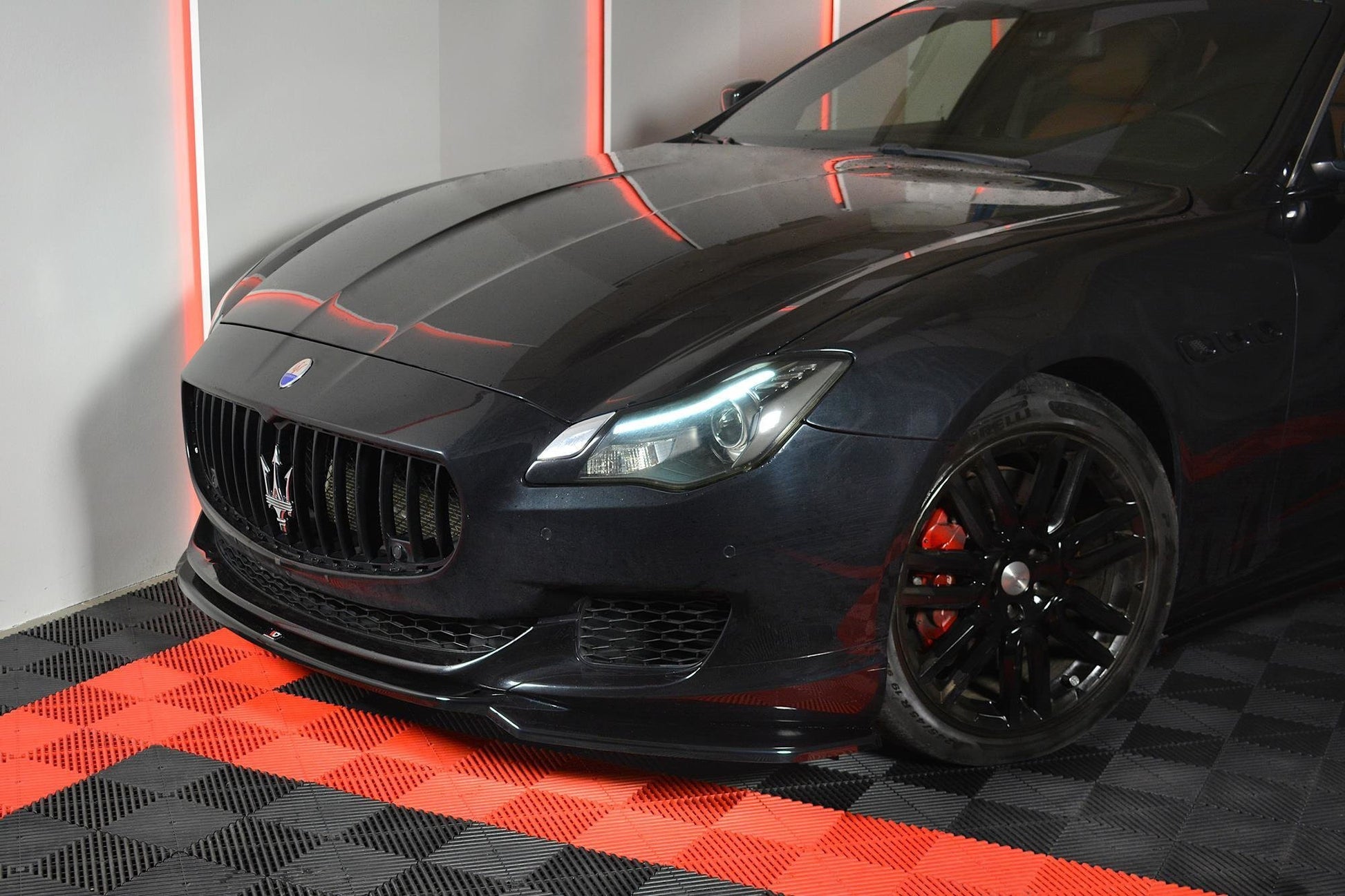 Front Ansatz für MASERATI QUATTROPORTE MK.6 vor Facelift Carbon Look