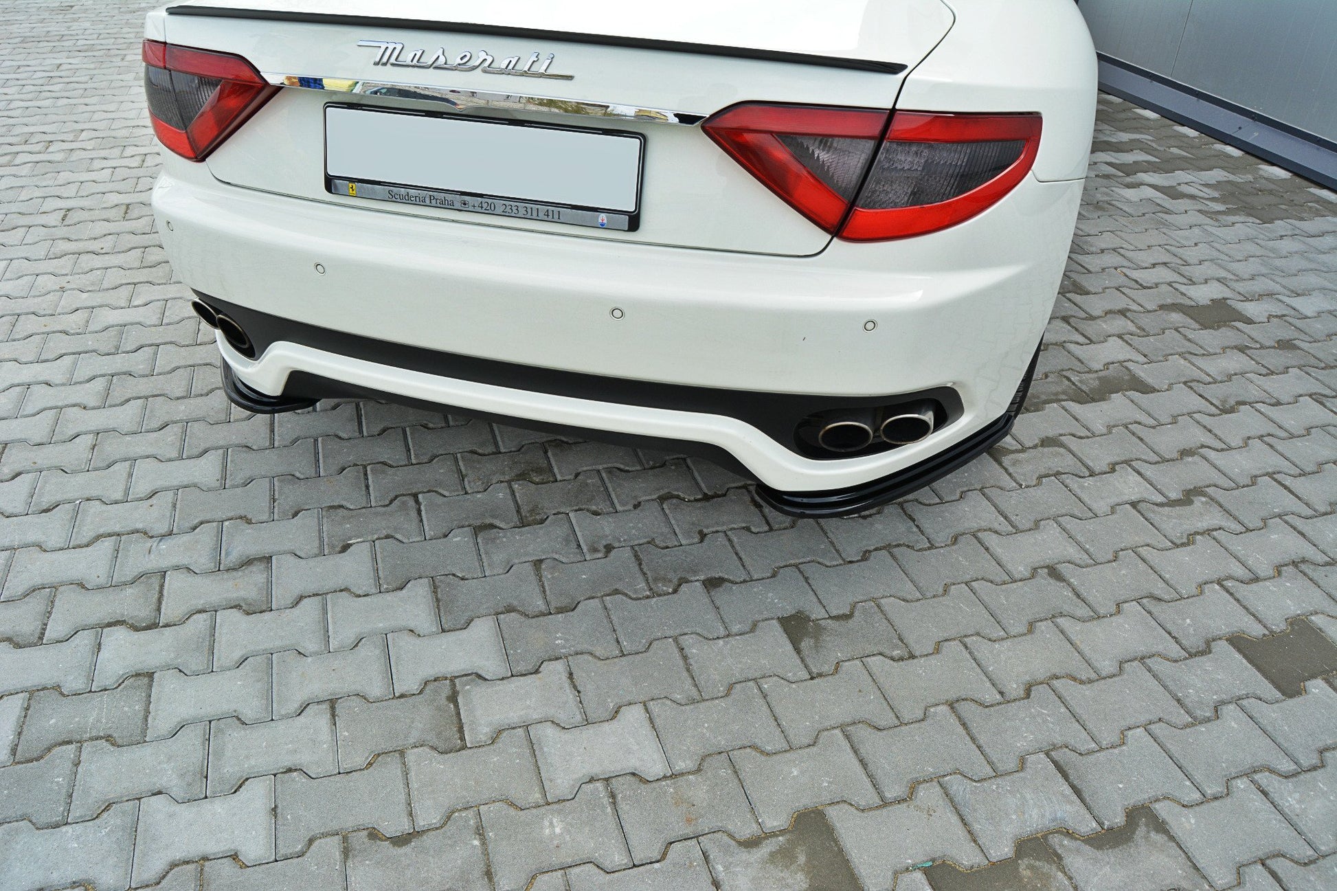 Heck Ansatz Flaps Diffusor für MASERATI GRANTURISMO 2007-2011 schwarz matt