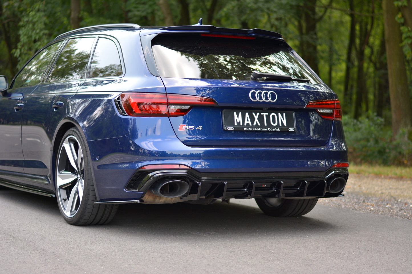 Diffusor Heck Ansatz für Audi RS4 B9 Avant schwarz matt