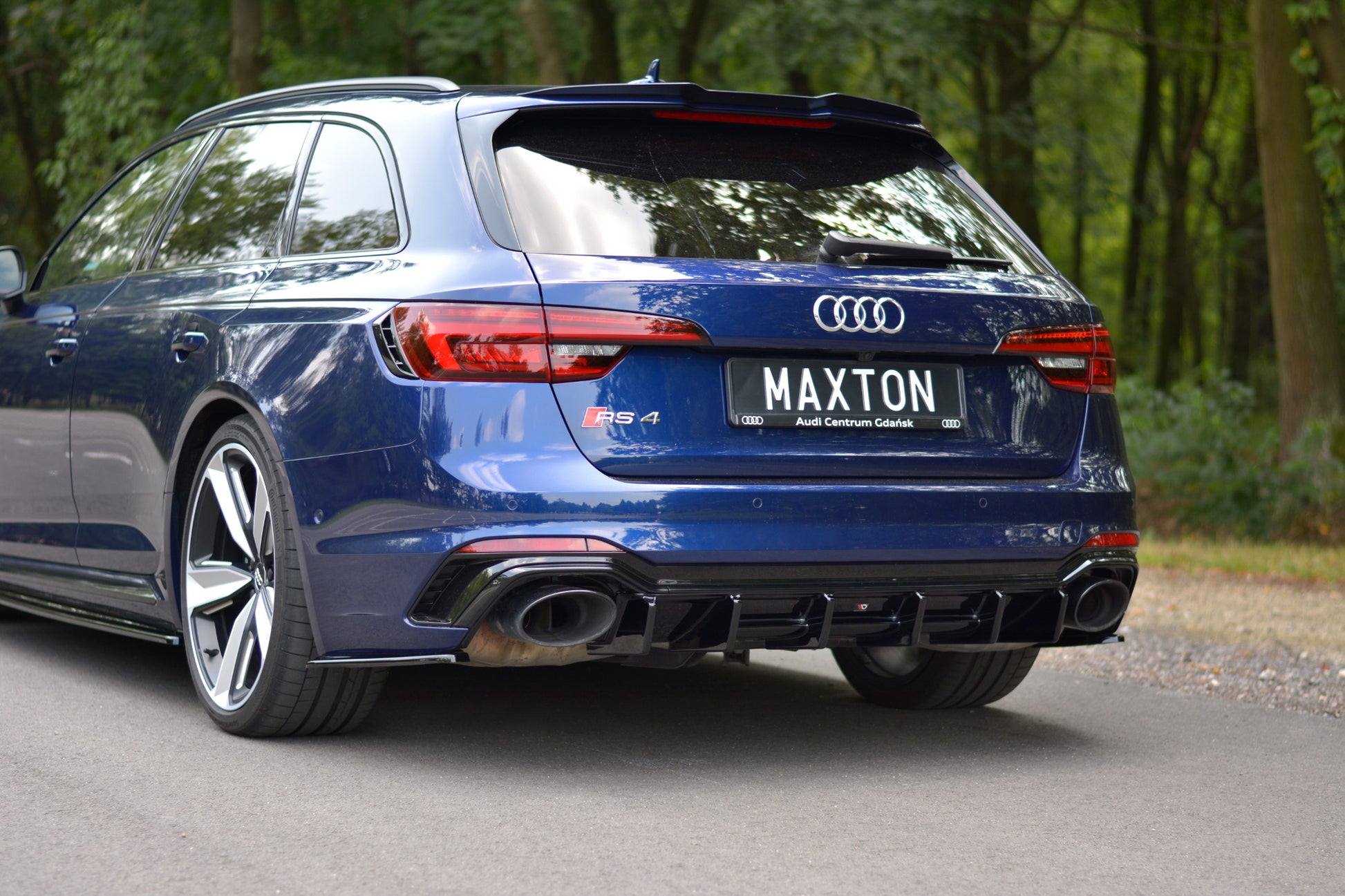 Diffusor Heck Ansatz für Audi RS4 B9 Avant schwarz matt
