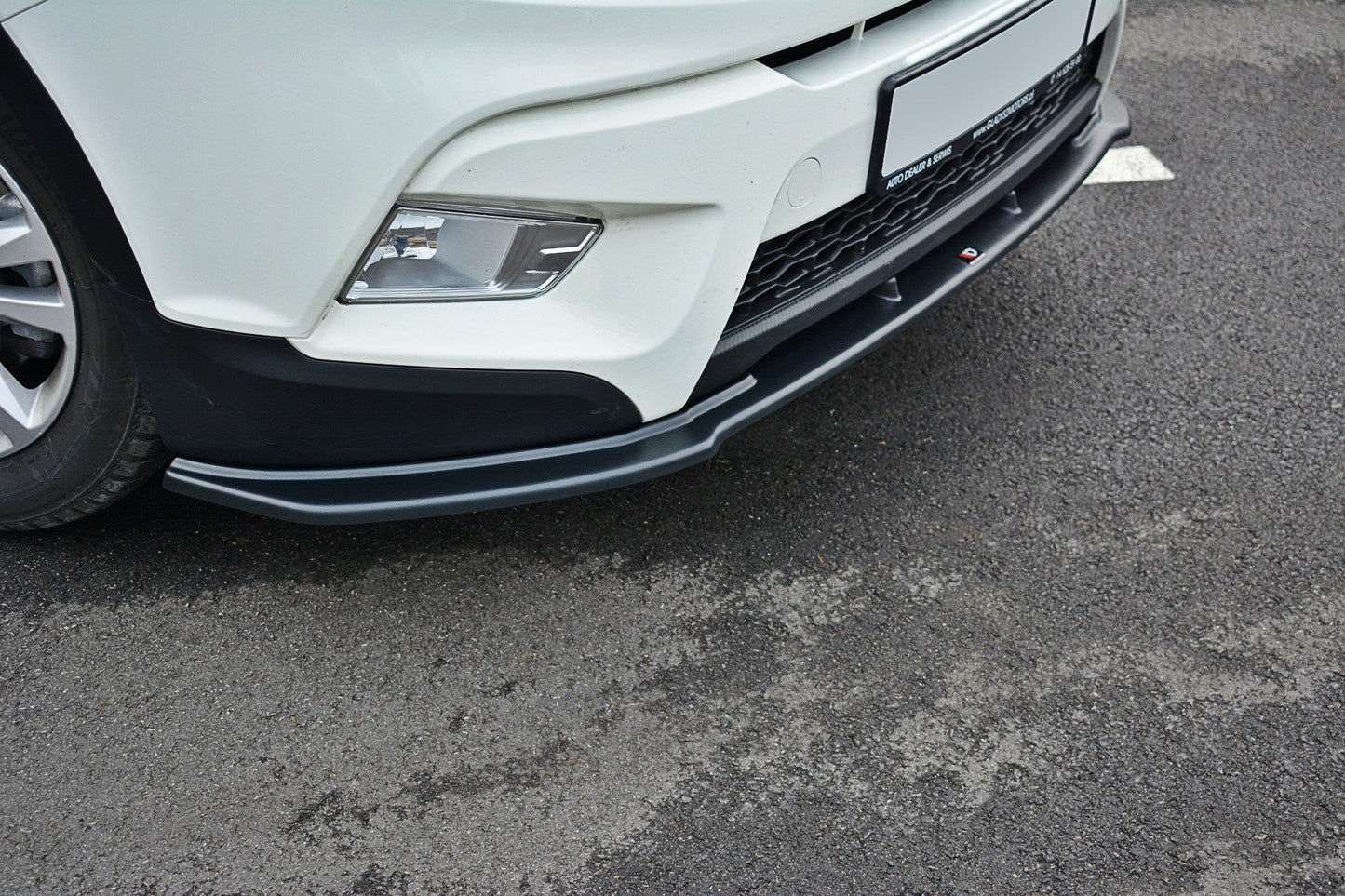 Front Ansatz V.1 für SSANGYONG TIVOLI Carbon Look