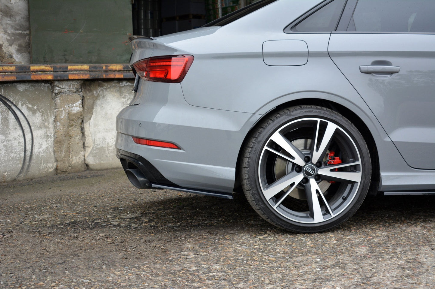 Splitter / Diffusor Heck Ansatz für Audi RS3 8V FL Limousine schwarz matt