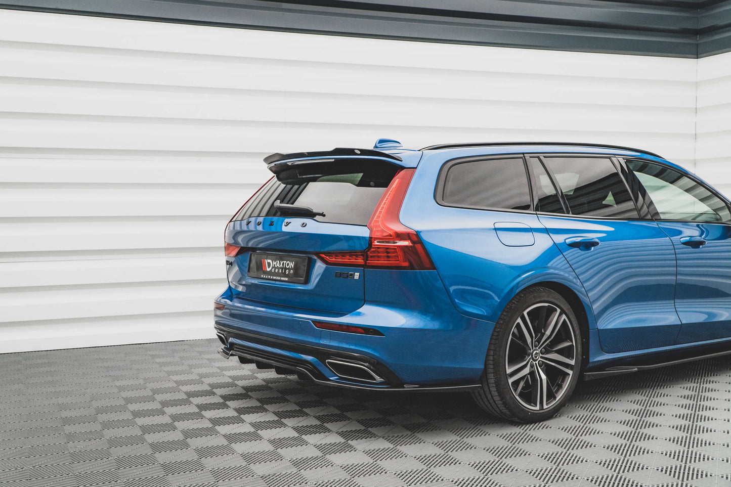 Spoiler CAP für Volvo V60 R-Design Mk2 schwarz Hochglanz