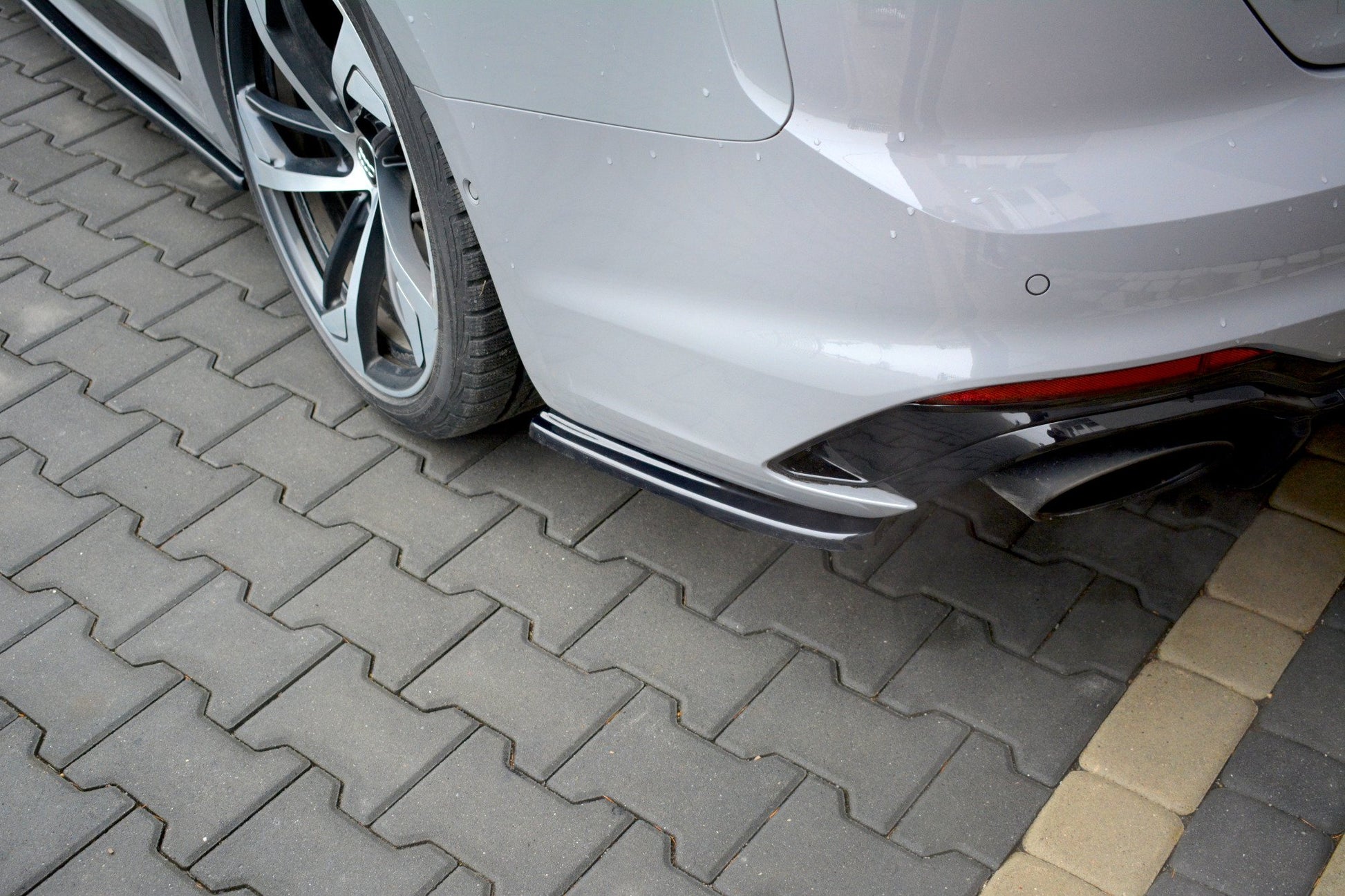 Heck Ansatz Flaps Diffusor für Audi RS5 F5 Coupe  schwarz matt