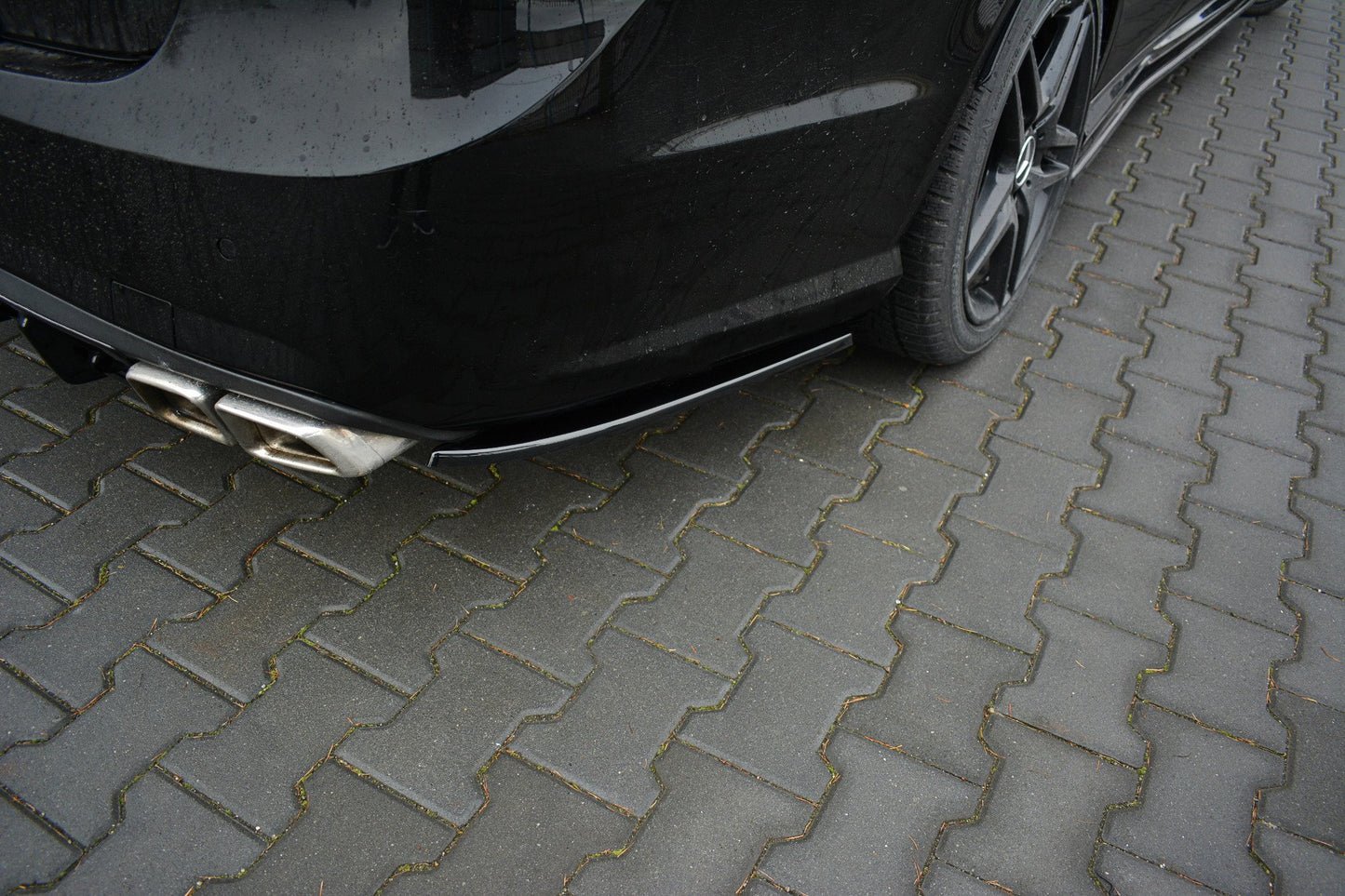 Heck Ansatz Flaps Diffusor für Mercedes E63 AMG W212  Carbon Look