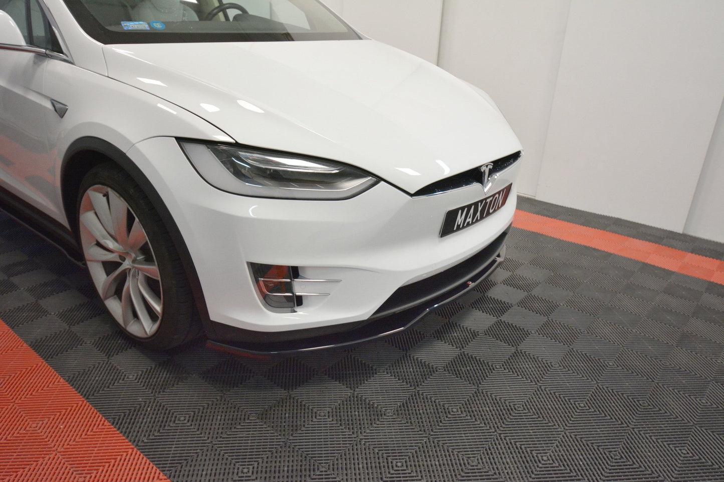 Front Ansatz V.2 für TESLA MODEL X schwarz matt