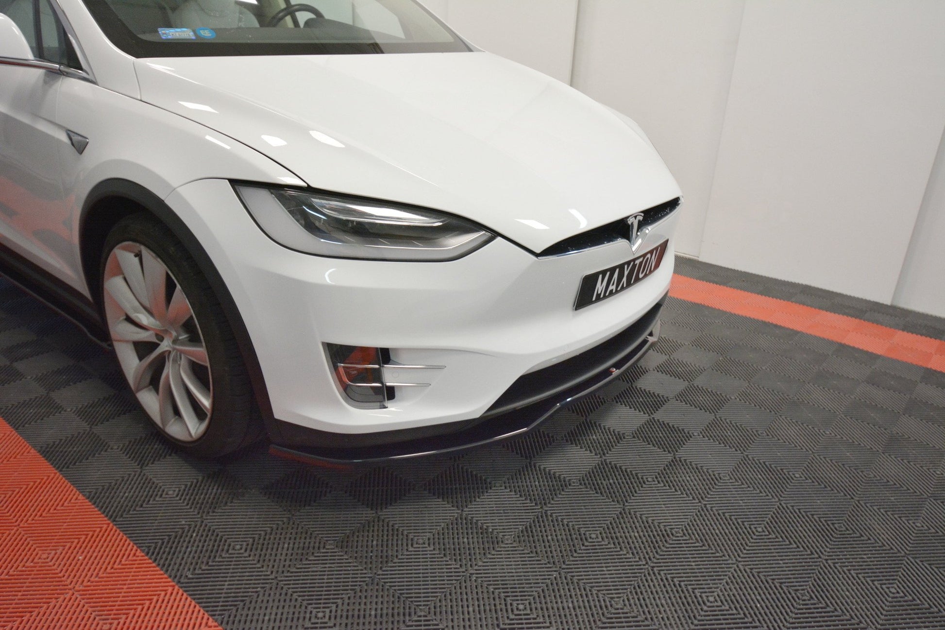 Front Ansatz V.2 für TESLA MODEL X schwarz matt