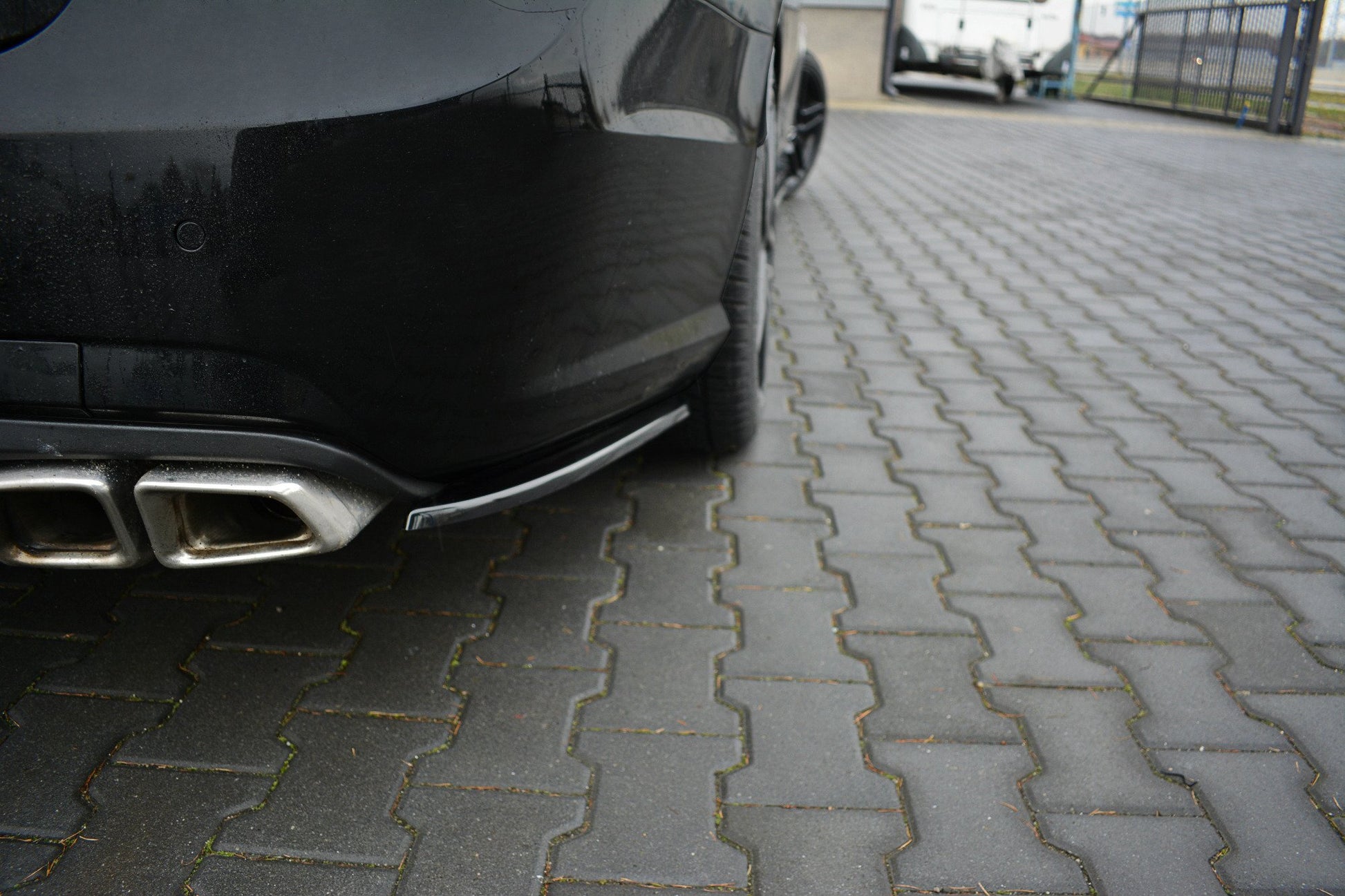 Heck Ansatz Flaps Diffusor für Mercedes E63 AMG W212  schwarz matt