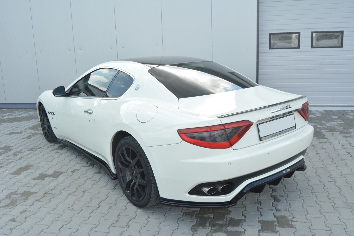 Heck Ansatz Flaps Diffusor V.2 für MASERATI GRANTURISMO 2007-2011 Carbon Look