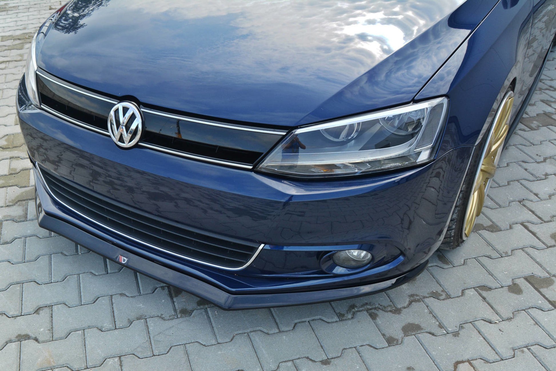 Front Ansatz V.2 für VOLKSWAGEN JETTA MK6 SEDAN vor Facelift schwarz matt