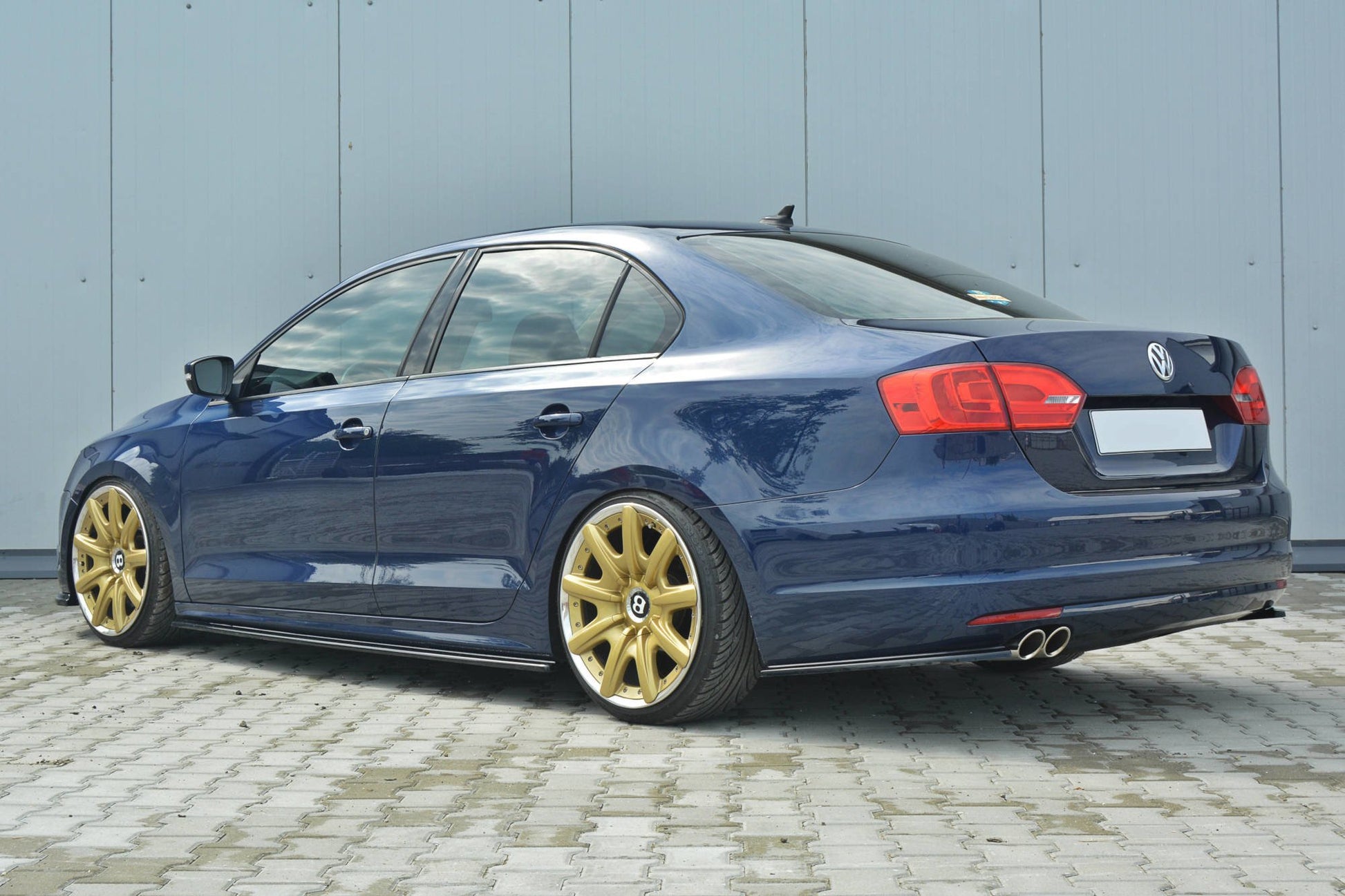 Seitenschweller Ansatz für VOLKSWAGEN JETTA MK6 SEDAN vor Facelift schwarz matt