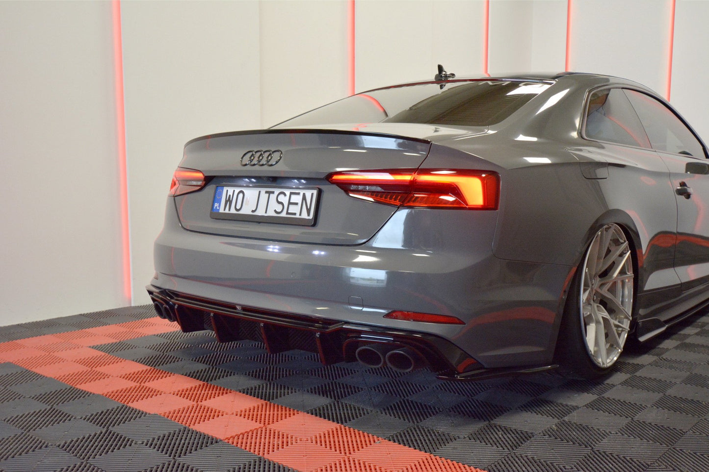 Diffusor Heck Ansatz für Audi S5 F5 Coupe / Sportback schwarz Hochglanz