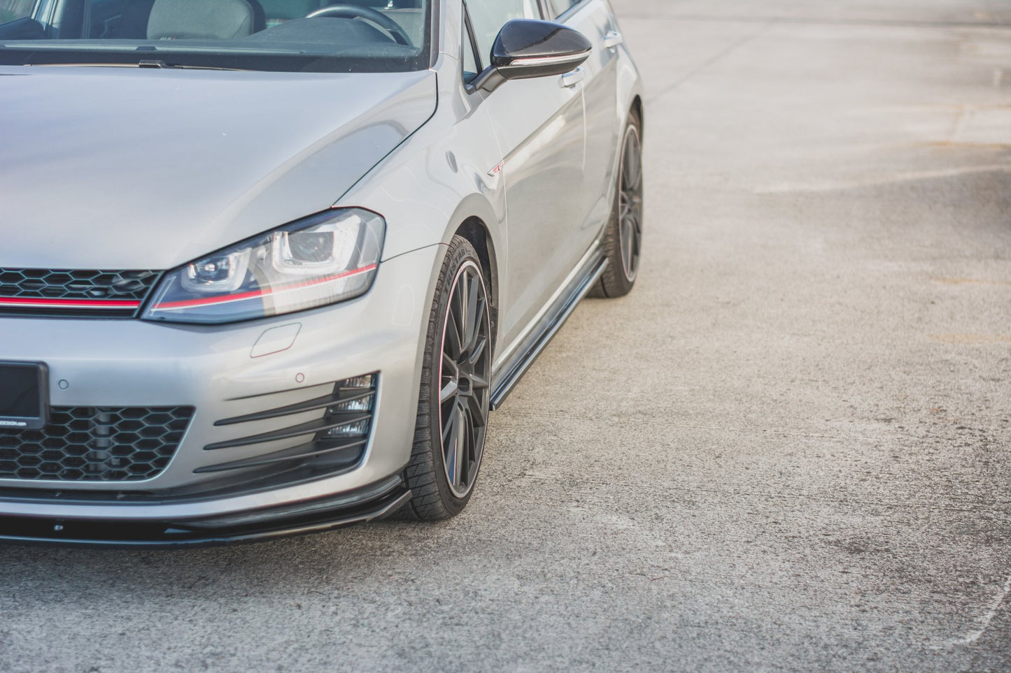 Seitenschweller Ansatz für V.2 für VW Golf 7 GTI (verengen) schwarz matt