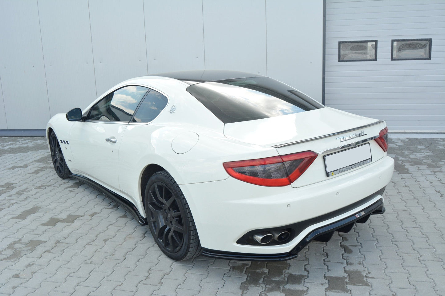 Diffusor Heck Ansatz für MASERATI GRANTURISMO schwarz Hochglanz