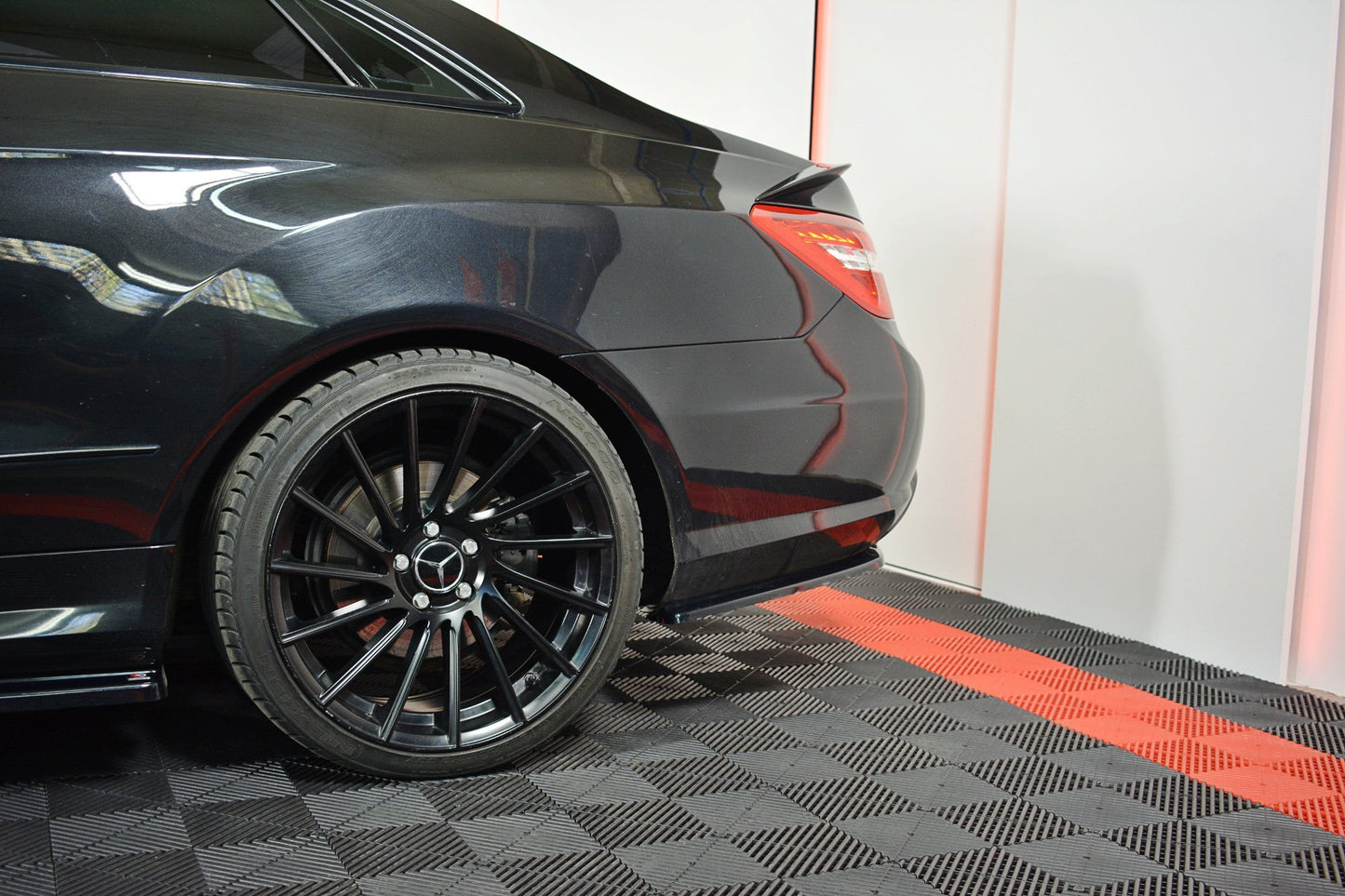 Splitter / Diffusor Heck Ansatz für Mercedes-Benz E-Klasse W207 Coupe AMG-Line schwarz matt