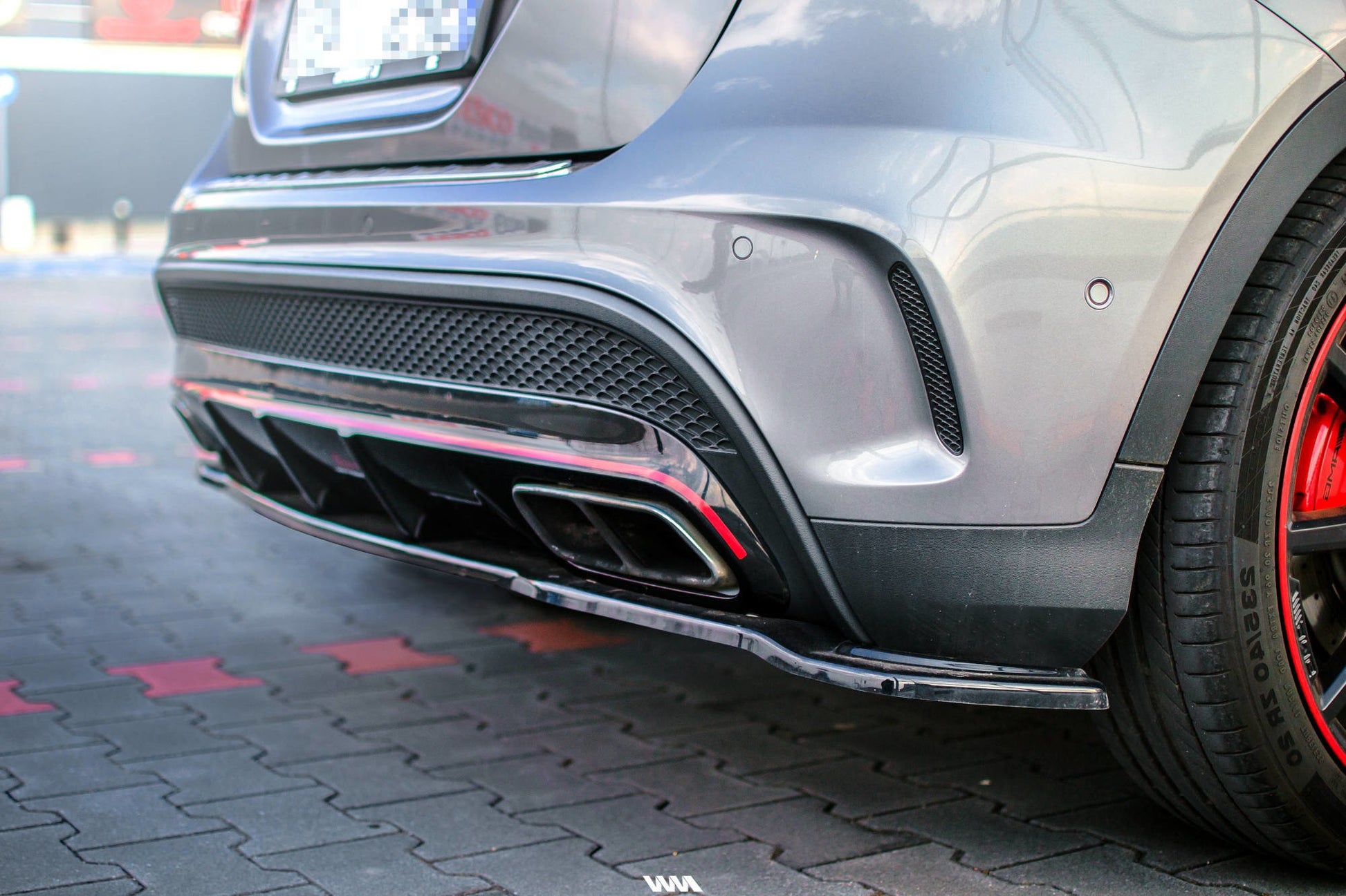 Mittlerer Diffusor Heck Ansatz für Mercedes GLA 45 AMG SUV (X156) vor Facelift Carbon Look