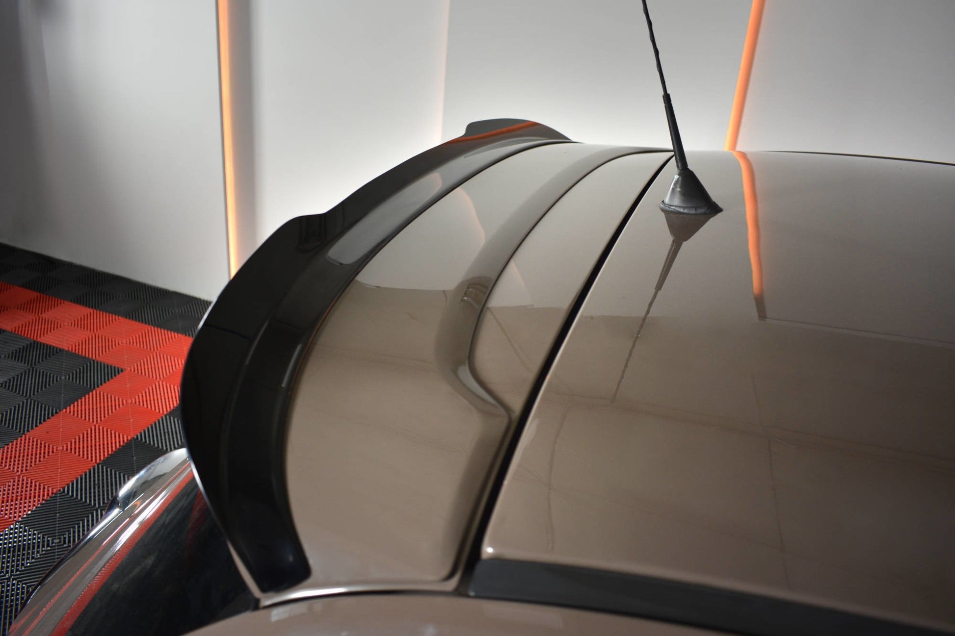 Spoiler CAP für FIAT 500 HATCHBACK SPORT vor Facelift Carbon Look