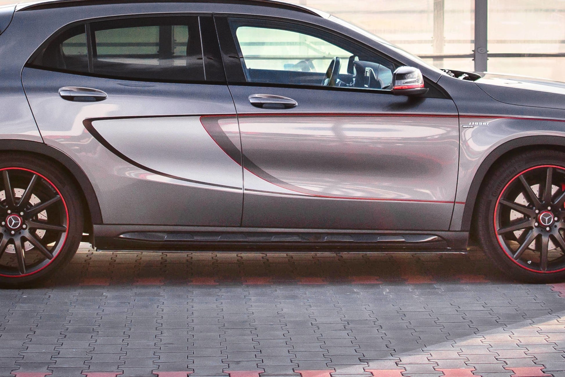 Seitenschweller Ansatz für Mercedes GLA 45 AMG SUV (X156) vor Facelift schwarz Hochglanz