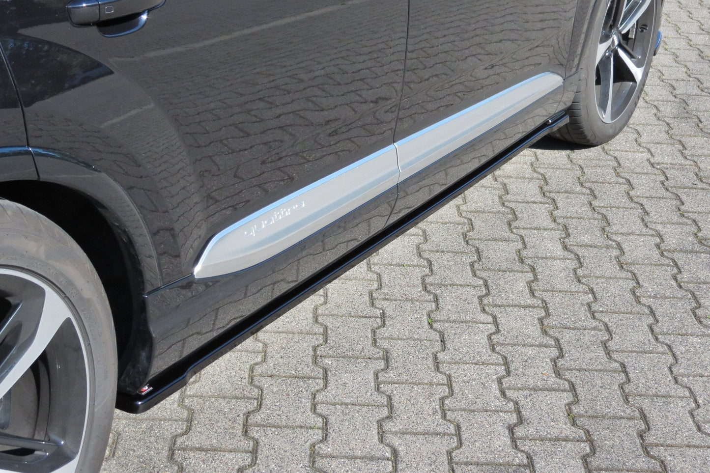 Seitenschweller Ansatz für Audi SQ7 / Q7 S-Line Mk.2 schwarz matt