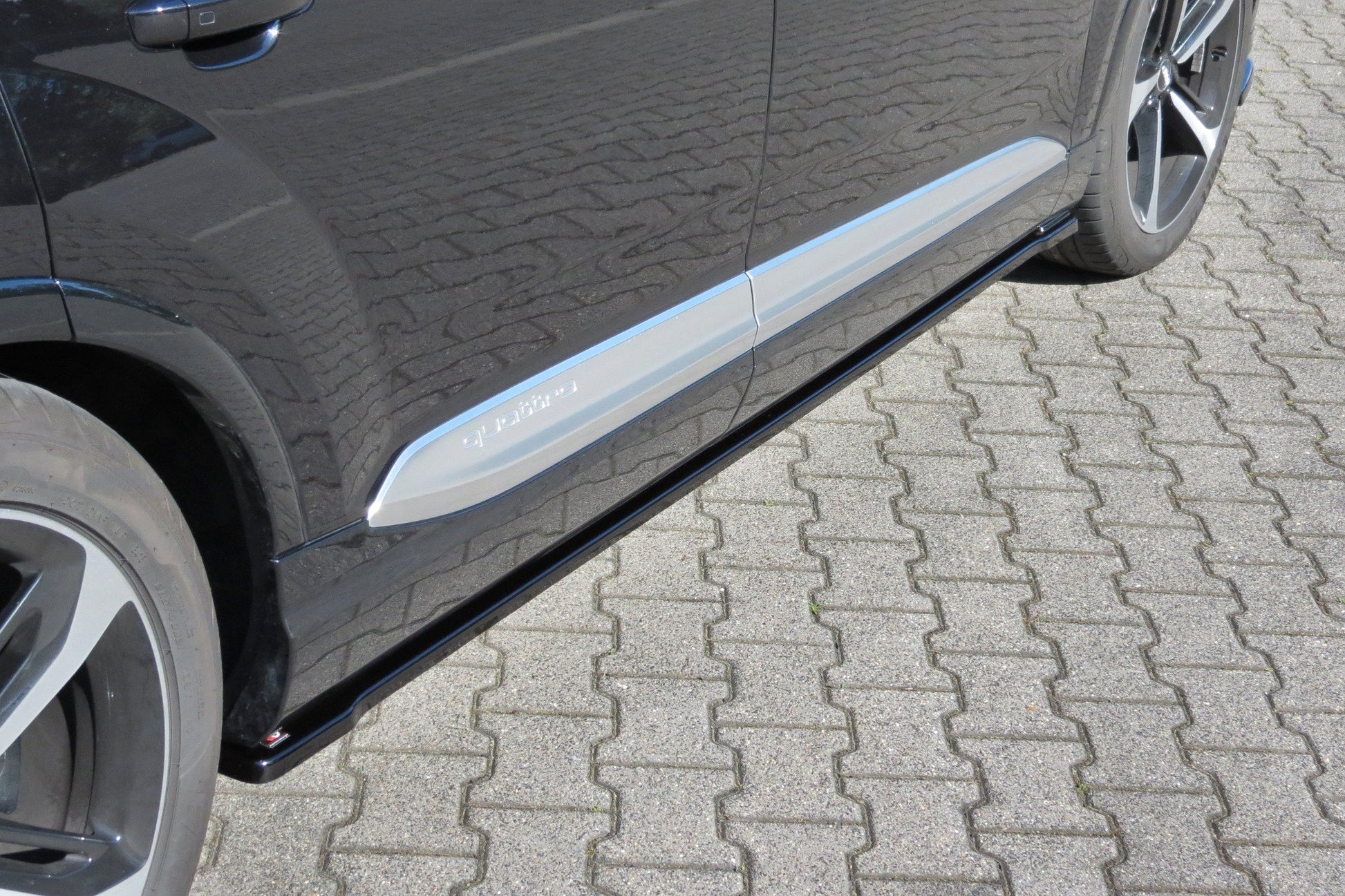 Seitenschweller Ansatz für Audi SQ7 / Q7 S-Line Mk.2 schwarz matt
