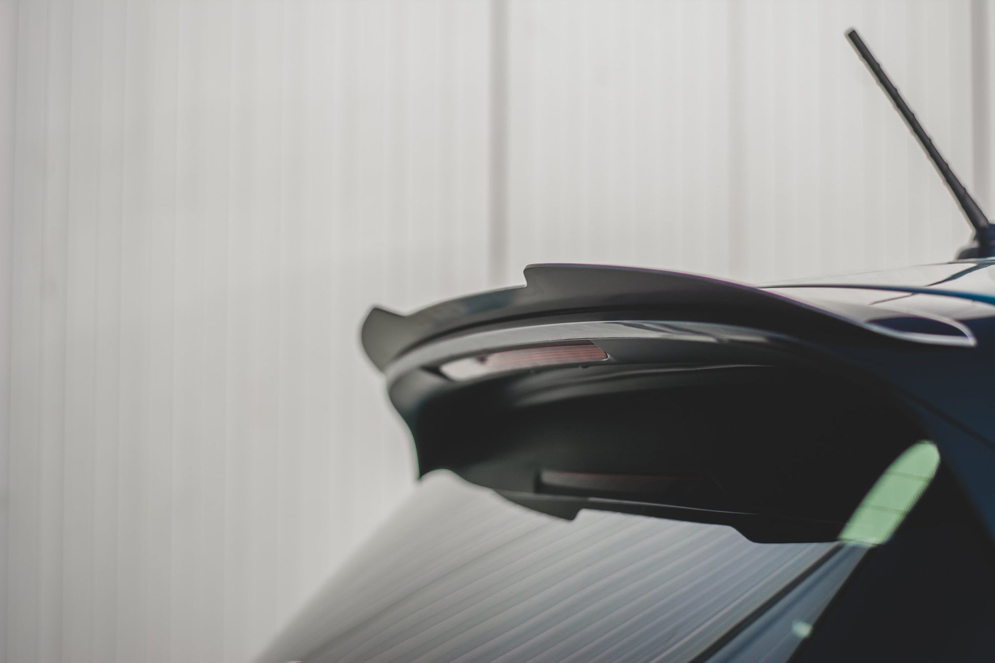 Spoiler CAP für Volkswagen T-Cross schwarz matt
