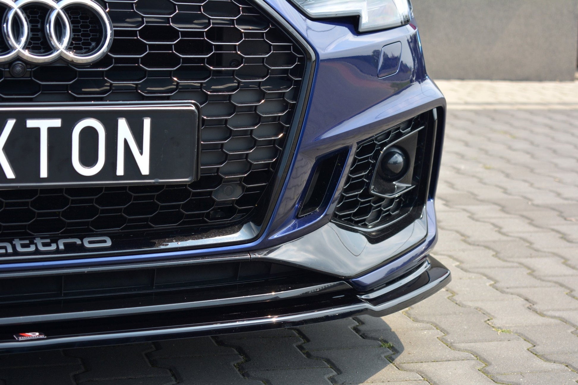 Front Ansatz V.2 für AUDI RS4 B9 schwarz Hochglanz