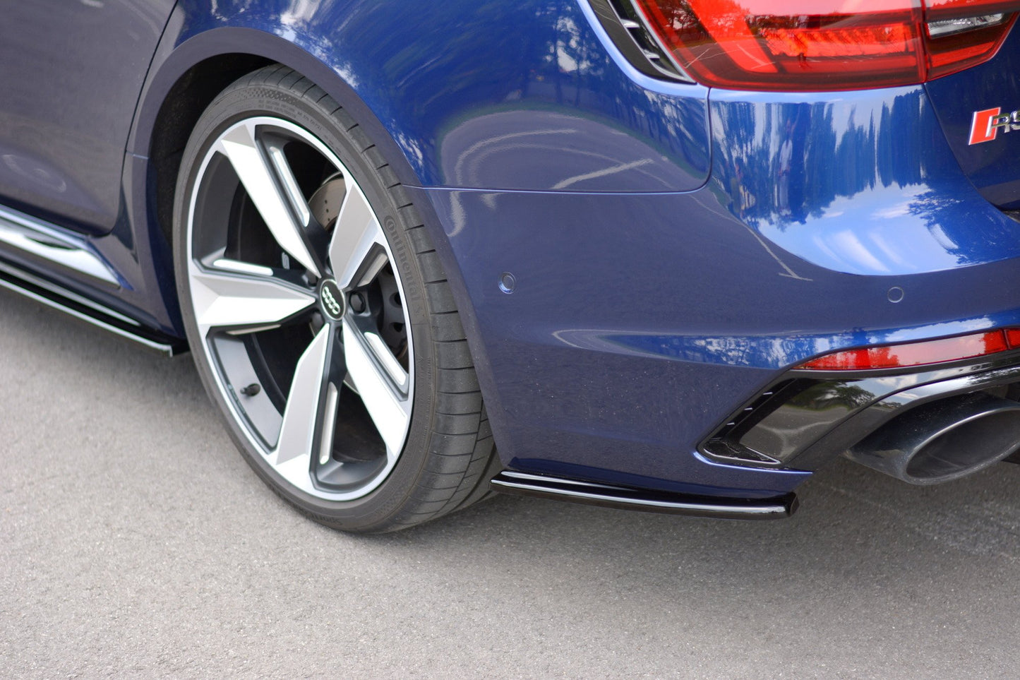 Heck Ansatz Flaps Diffusor für Audi RS4 B9 Avant schwarz matt
