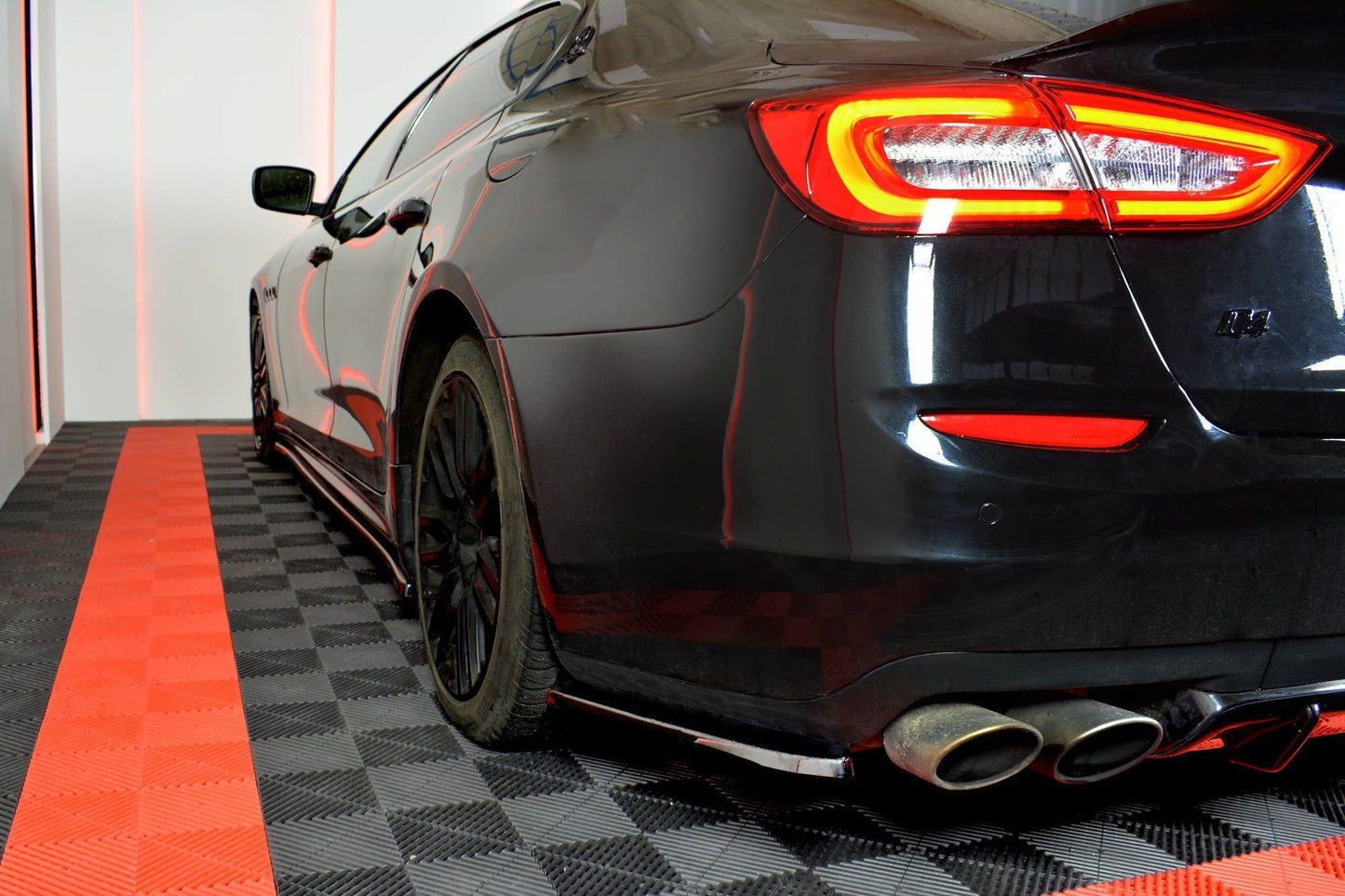 Seitenschweller Ansatz für MASERATI QUATTROPORTE MK.6 vor Facelift Carbon Look