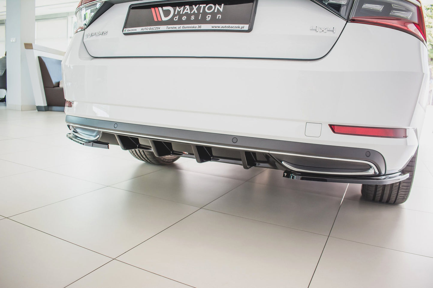 Diffusor Heck Ansatz für Skoda Superb Mk3 FL Carbon Look