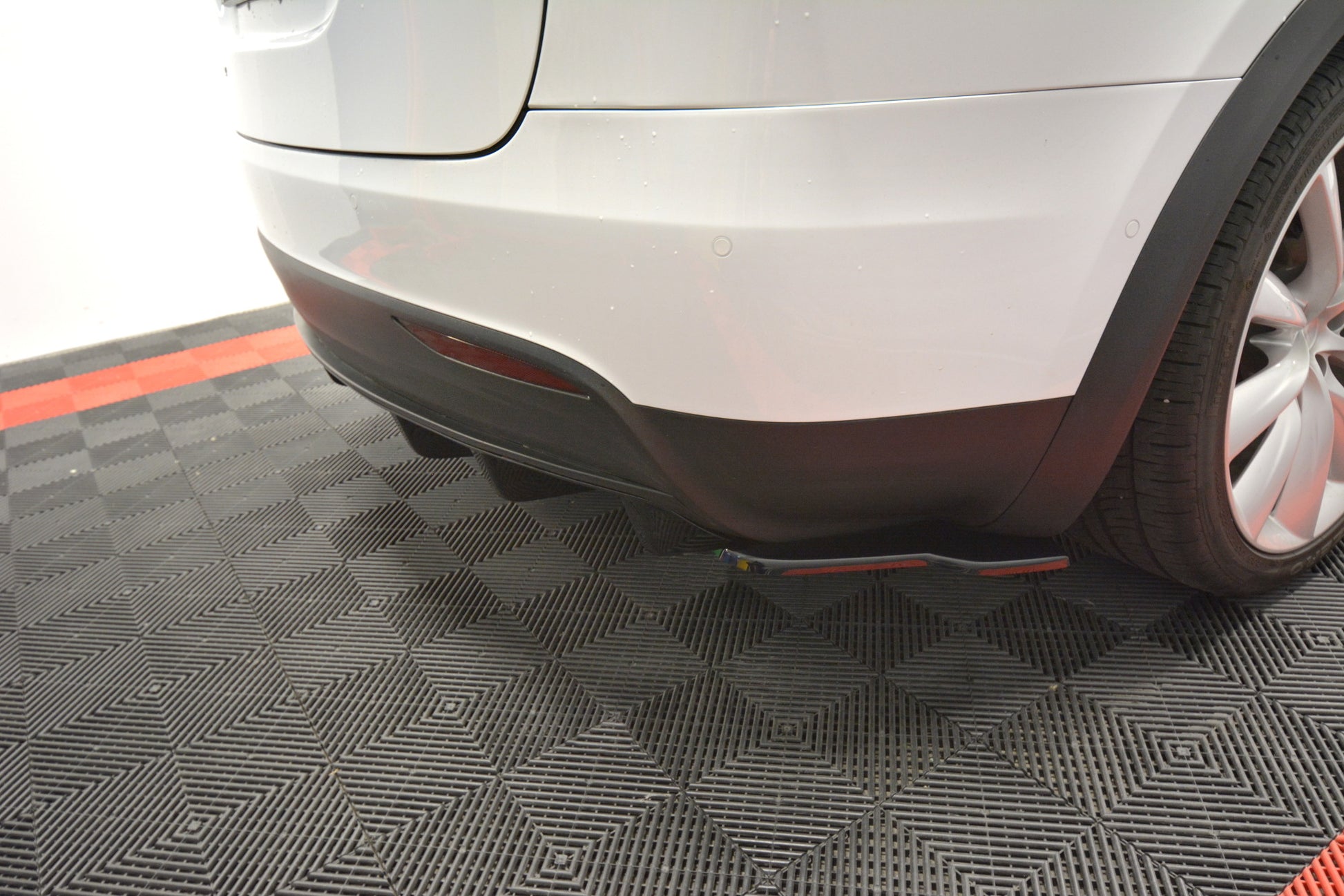 Diffusor Heck Ansatz für TESLA MODEL X schwarz matt